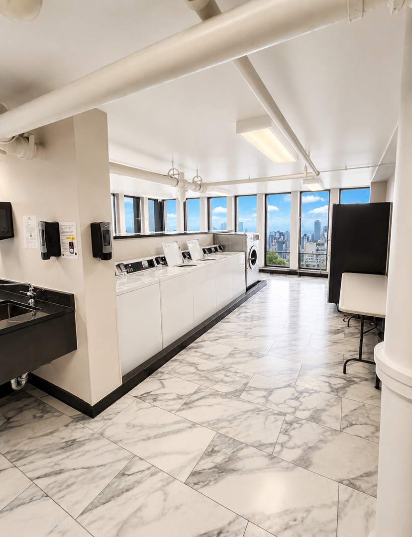 100 E Walton Street Unit: 27C