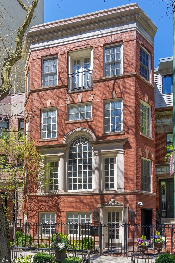 38 E Elm Street