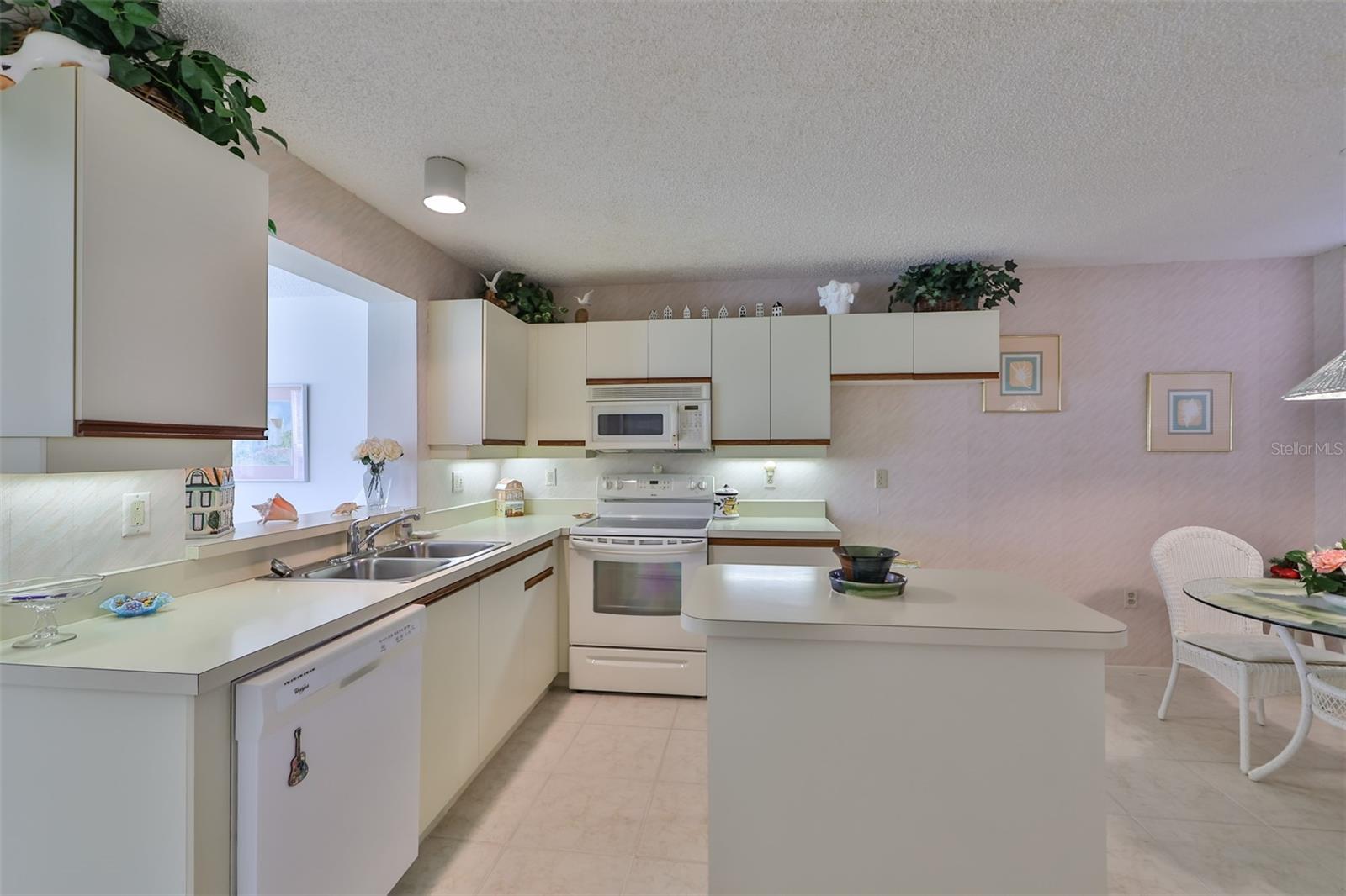 4480 FAIRWAYS BLVD #106