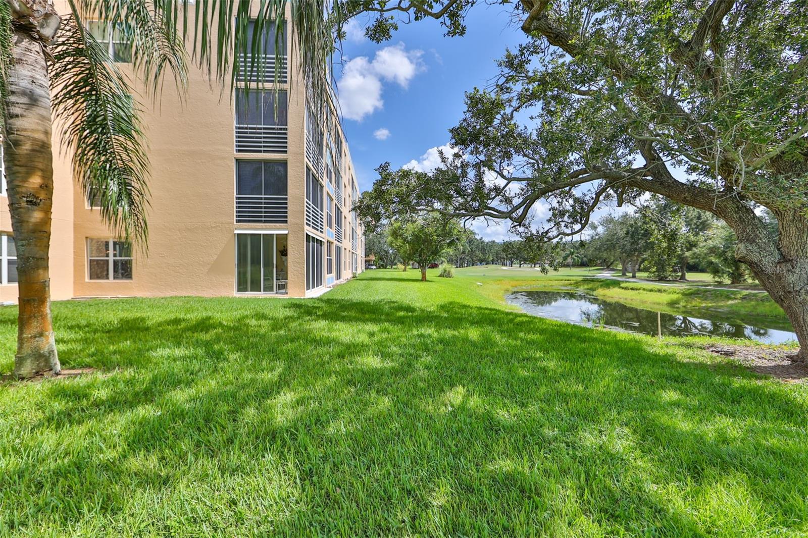 4480 FAIRWAYS BLVD #106
