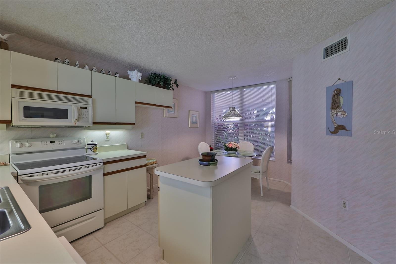 4480 FAIRWAYS BLVD #106