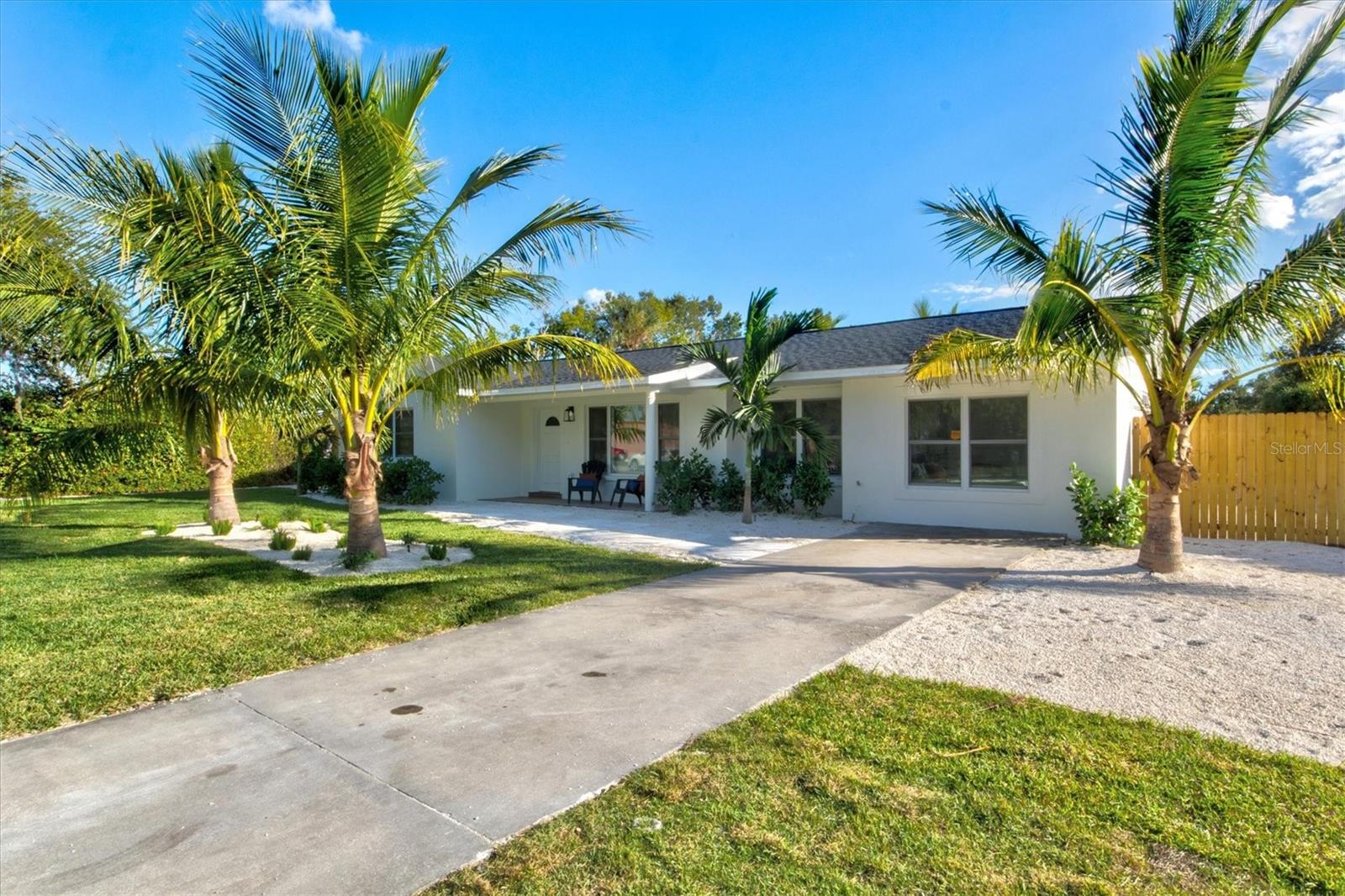 368 HERNANDO AVE