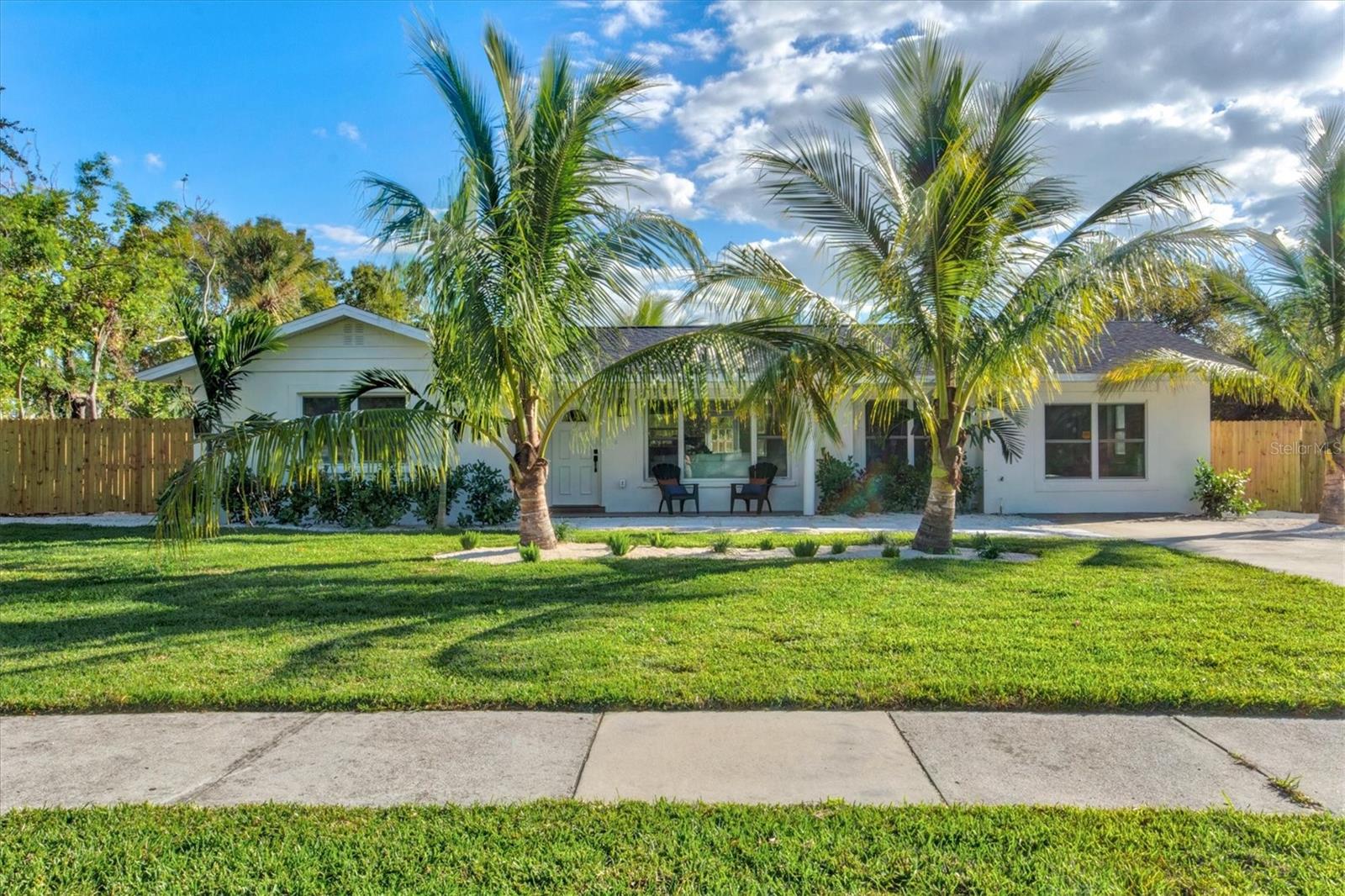 368 HERNANDO AVE