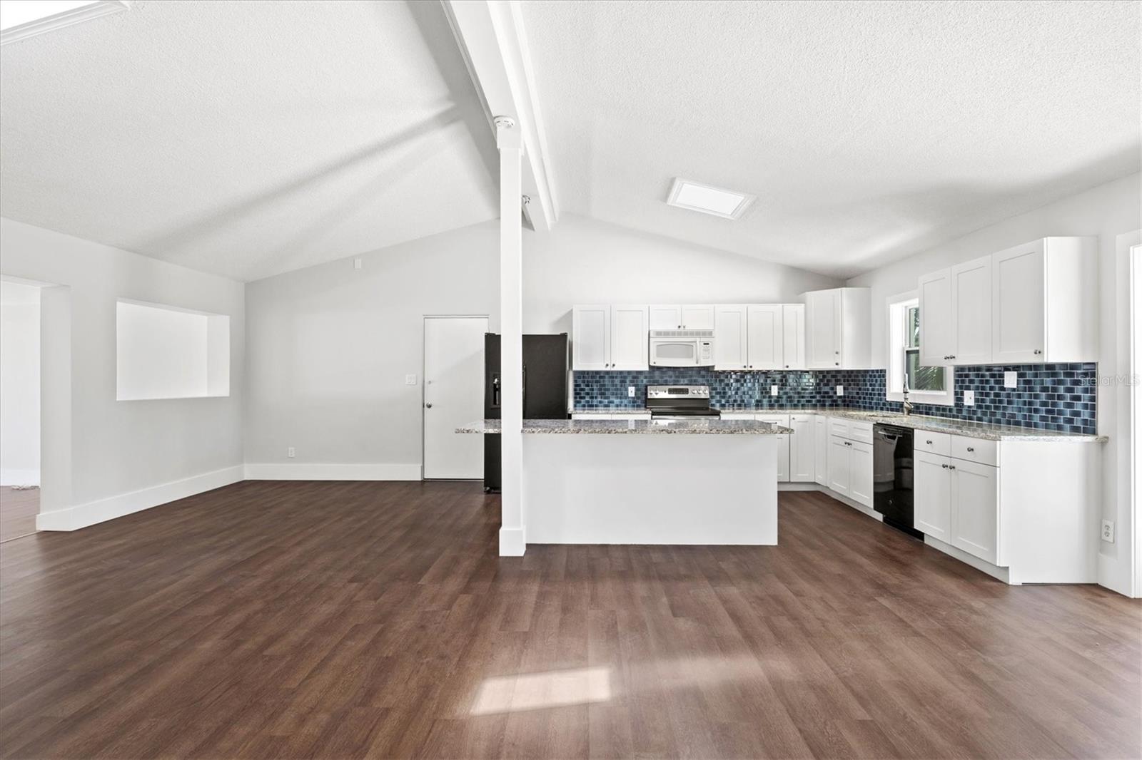 6103 DARTMOUTH DR