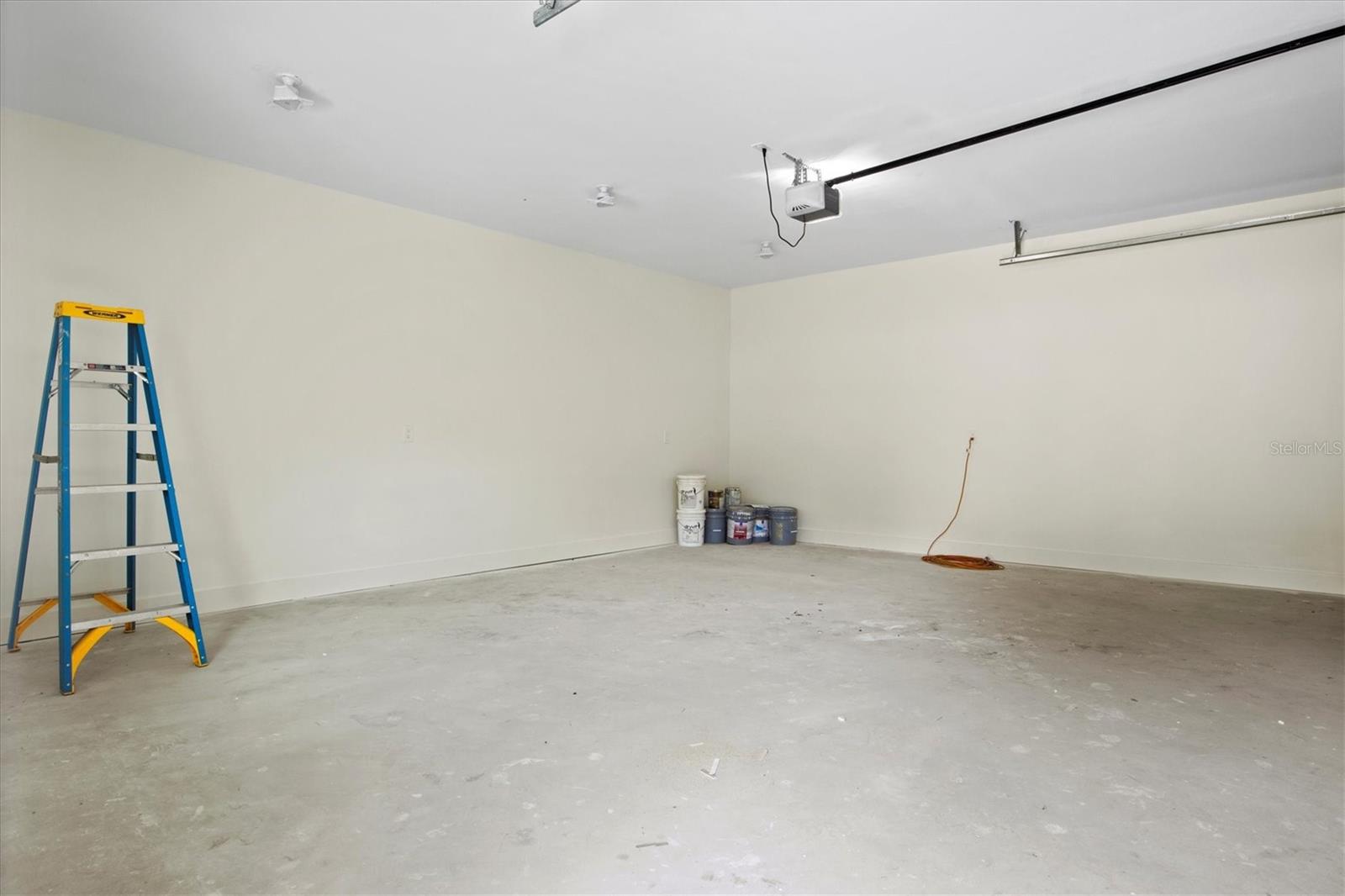 813 38TH ST W