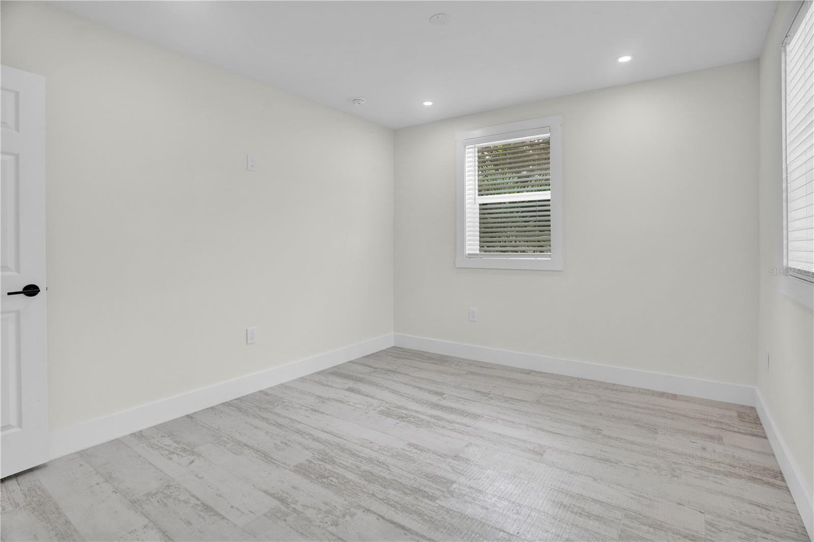 3724 9TH AVE W