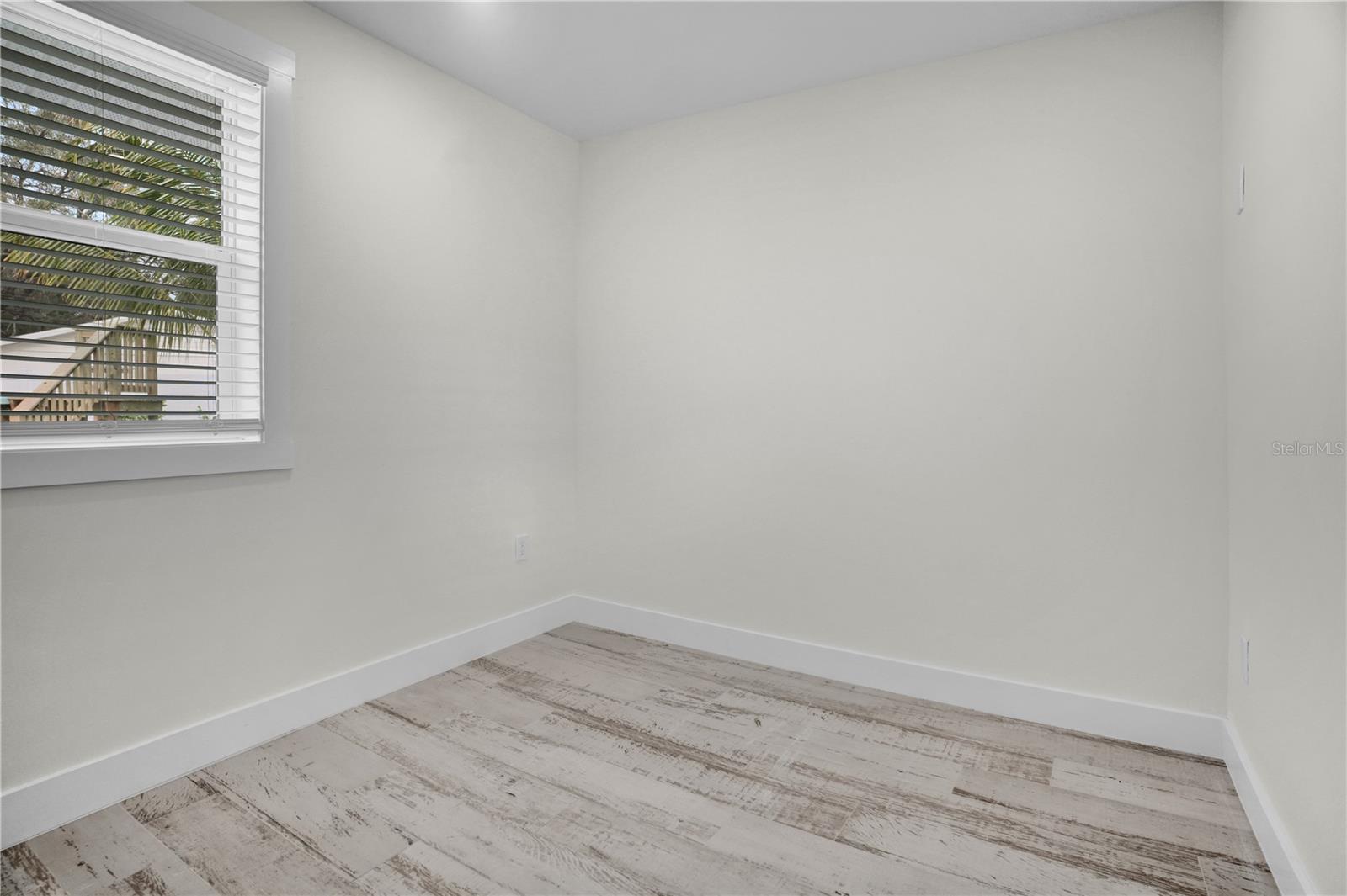 3724 9TH AVE W