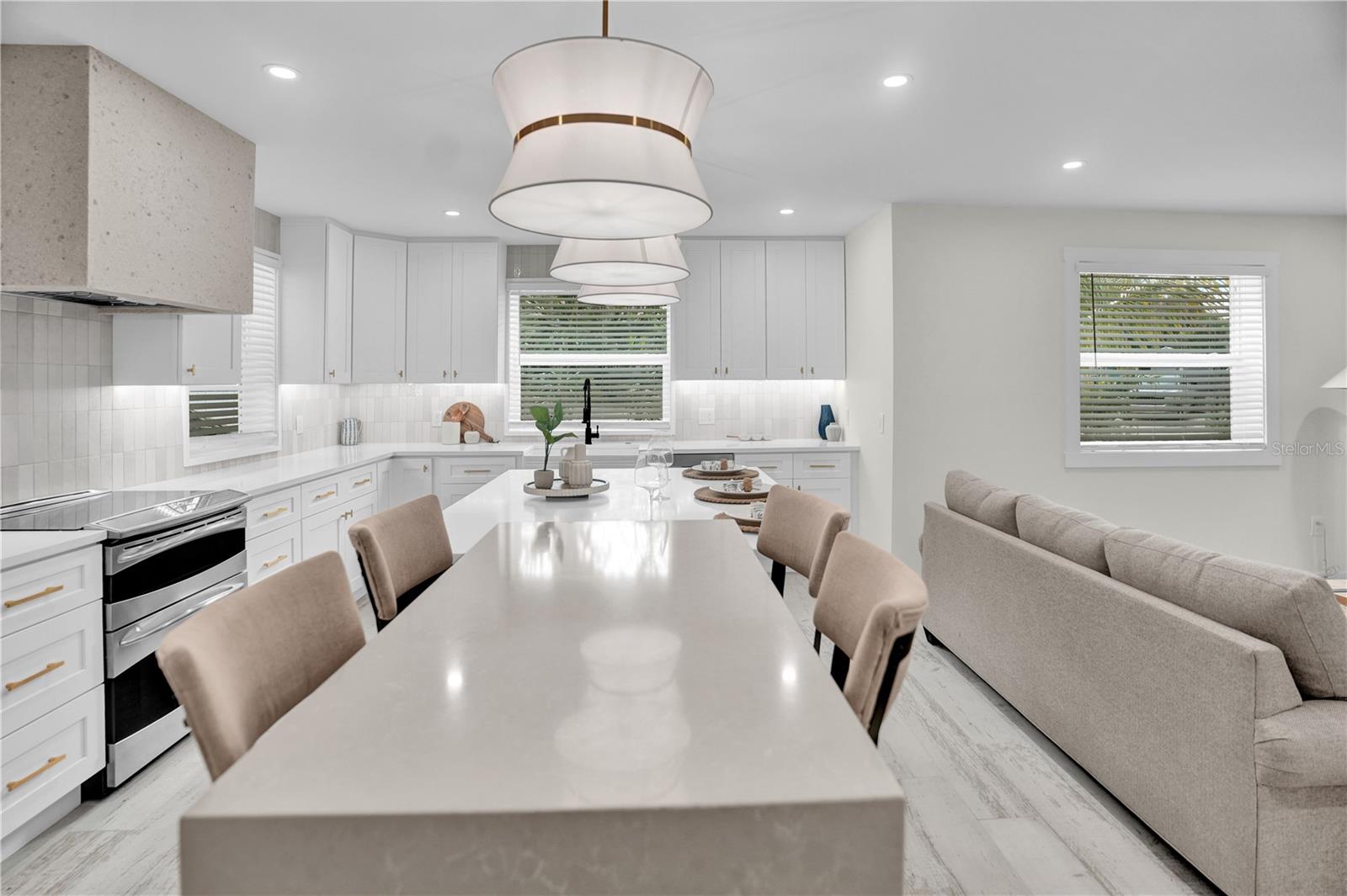 3724 9TH AVE W