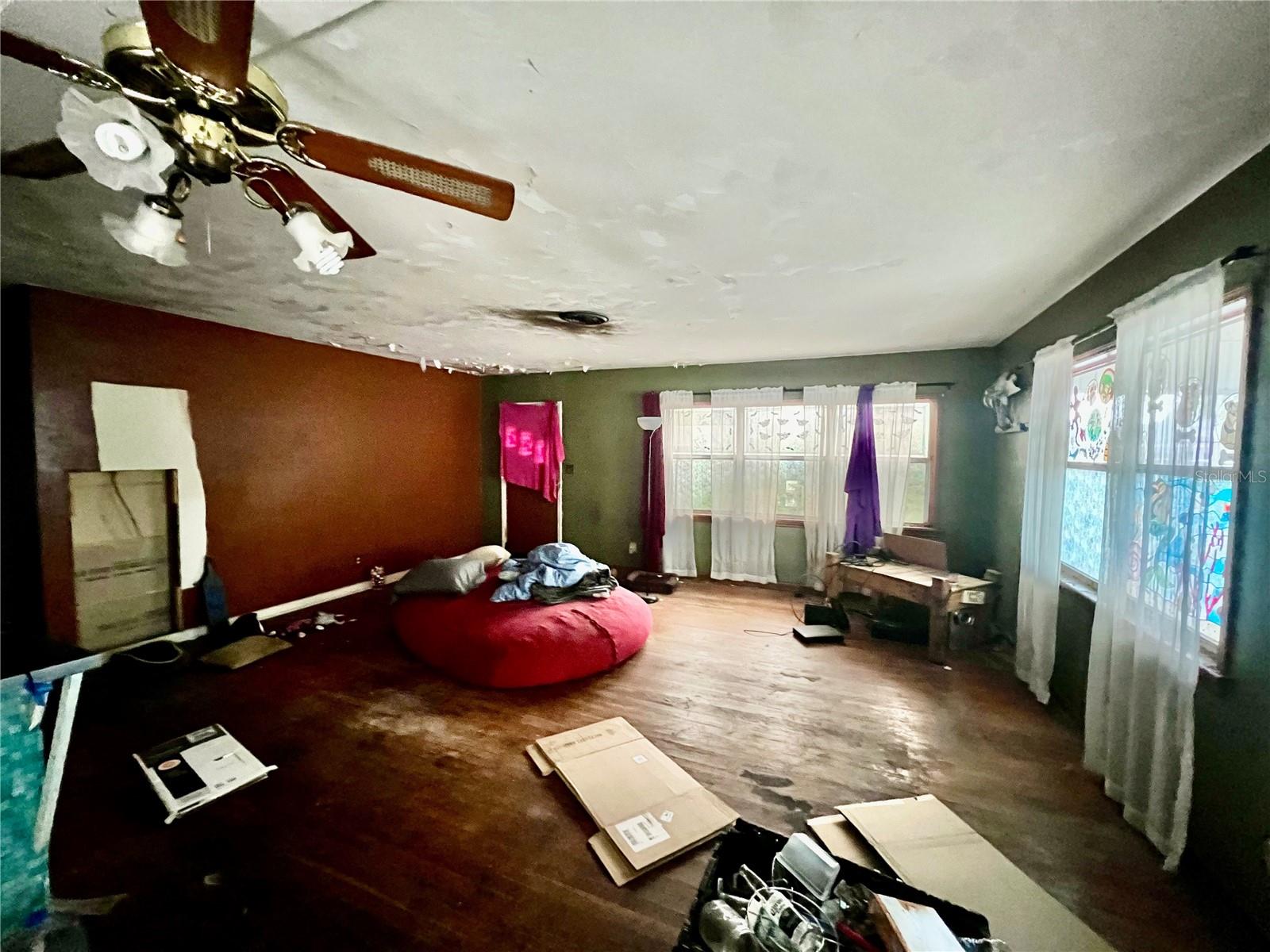 1205 31ST ST W