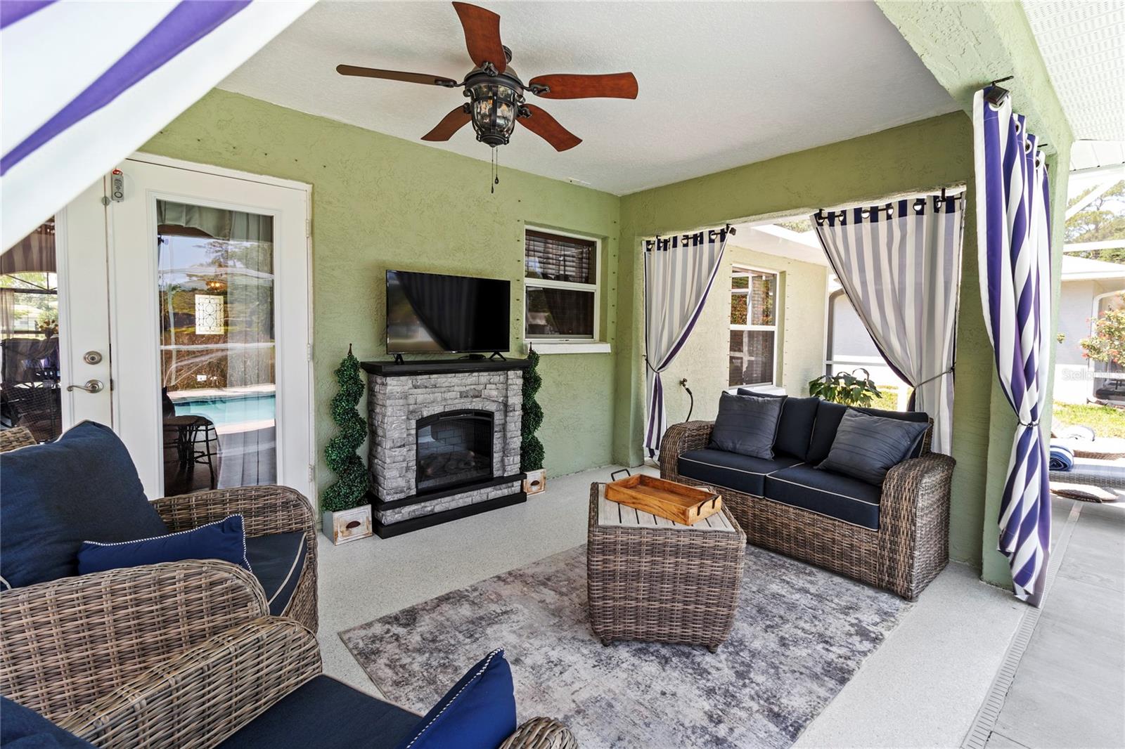 4758 BREEZY PINES BLVD
