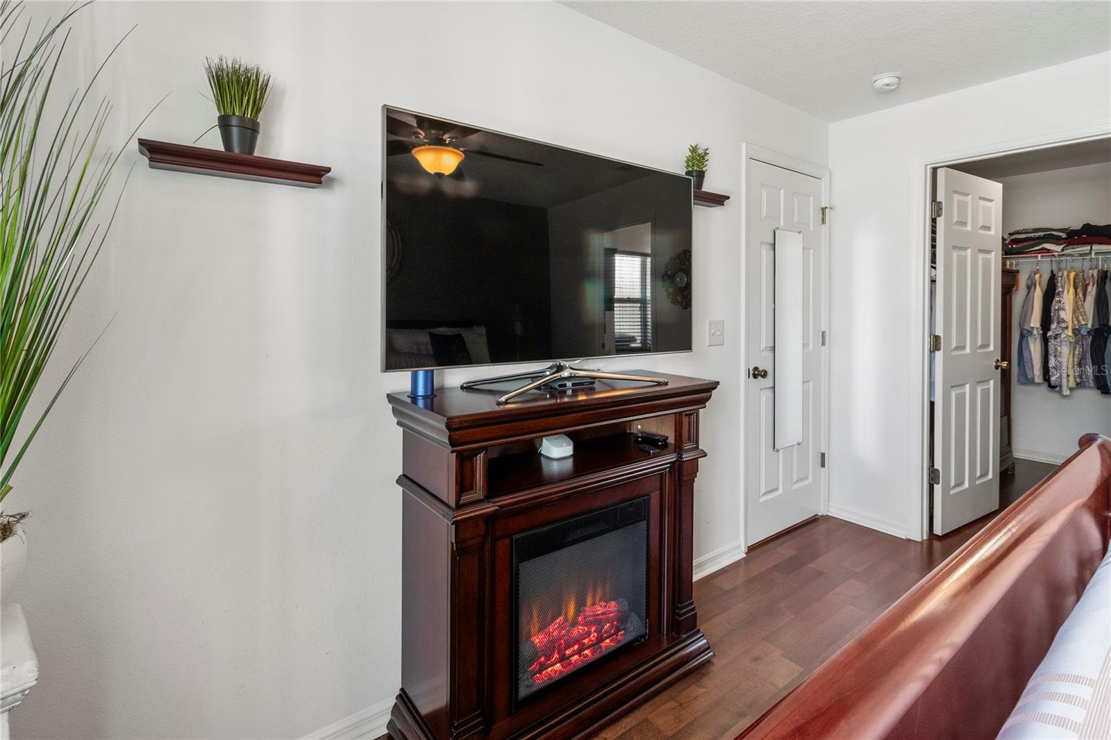 4758 BREEZY PINES BLVD