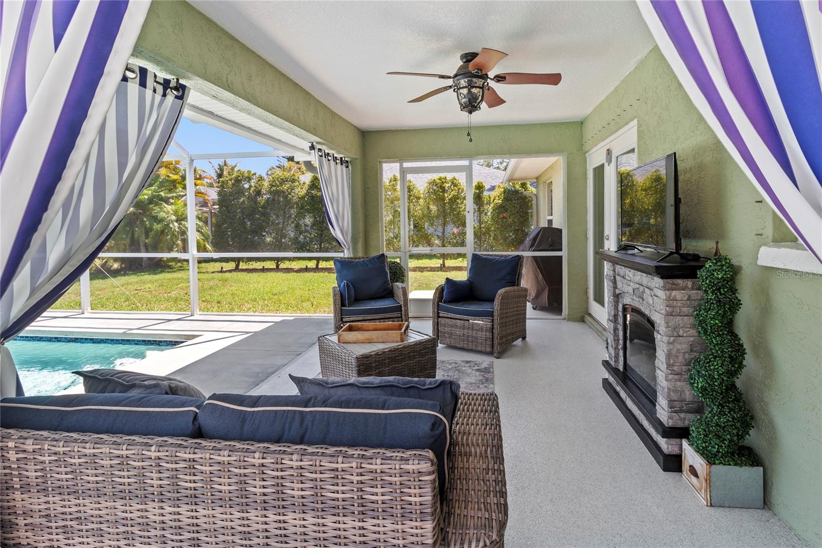 4758 BREEZY PINES BLVD