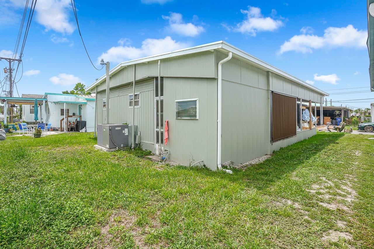 719 50TH AVENUE TER W