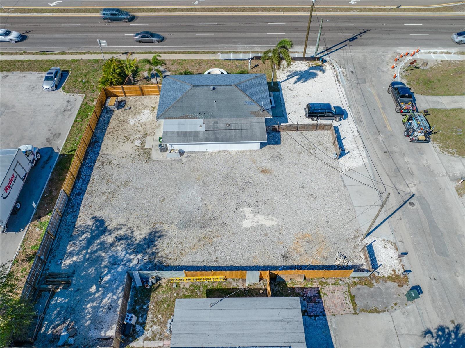 2520 MANATEE AVE E