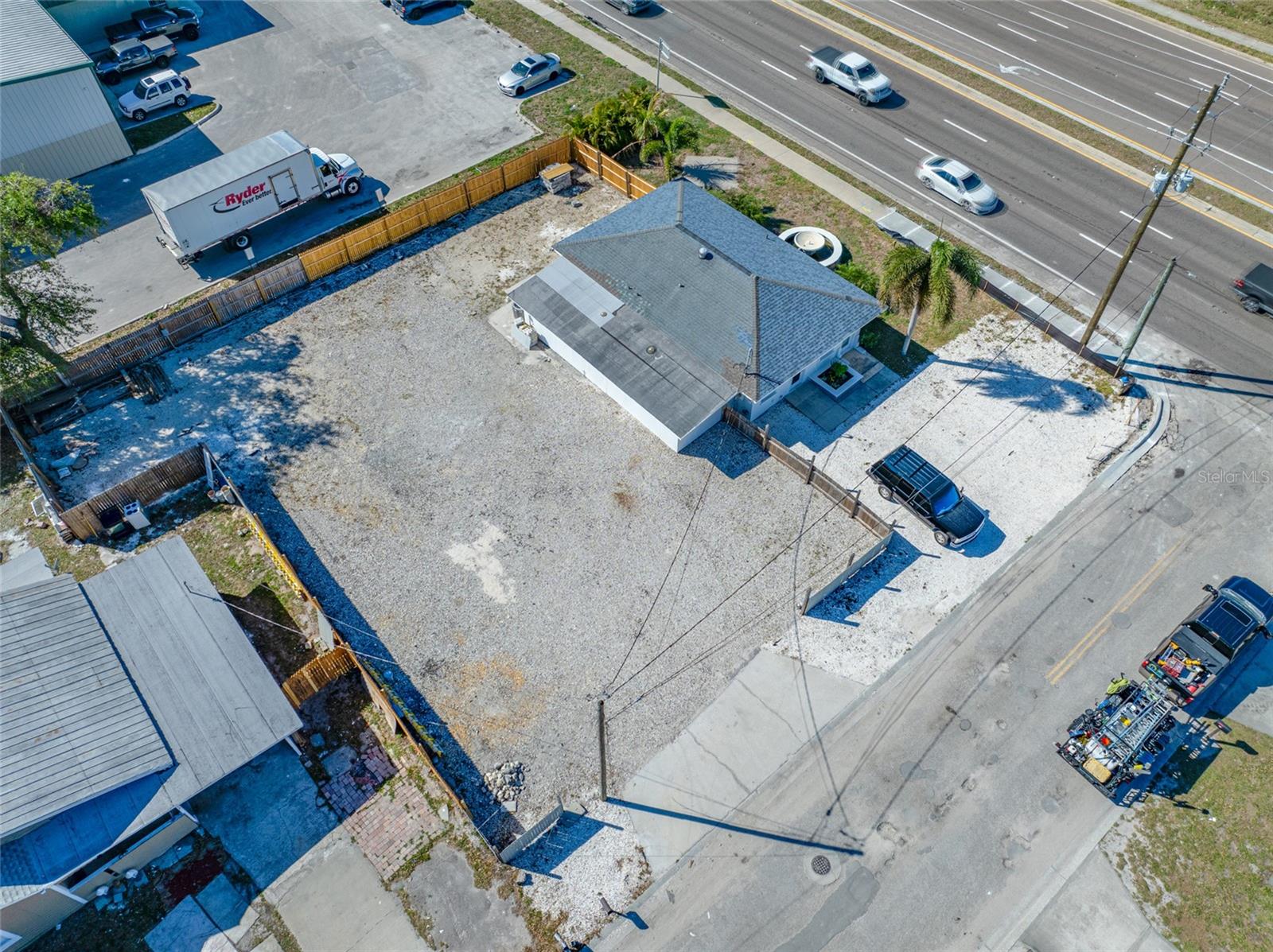 2520 MANATEE AVE E