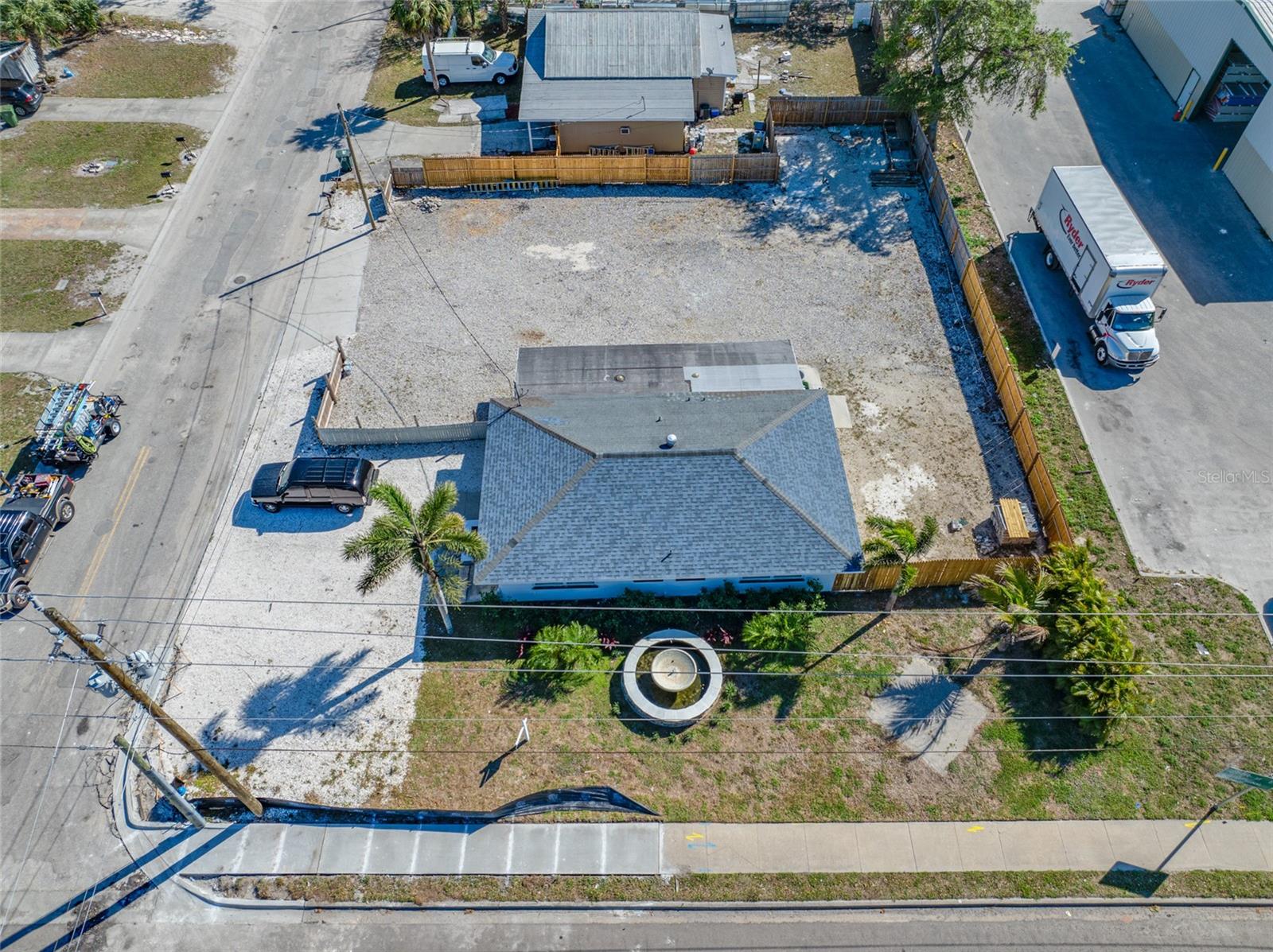 2520 MANATEE AVE E