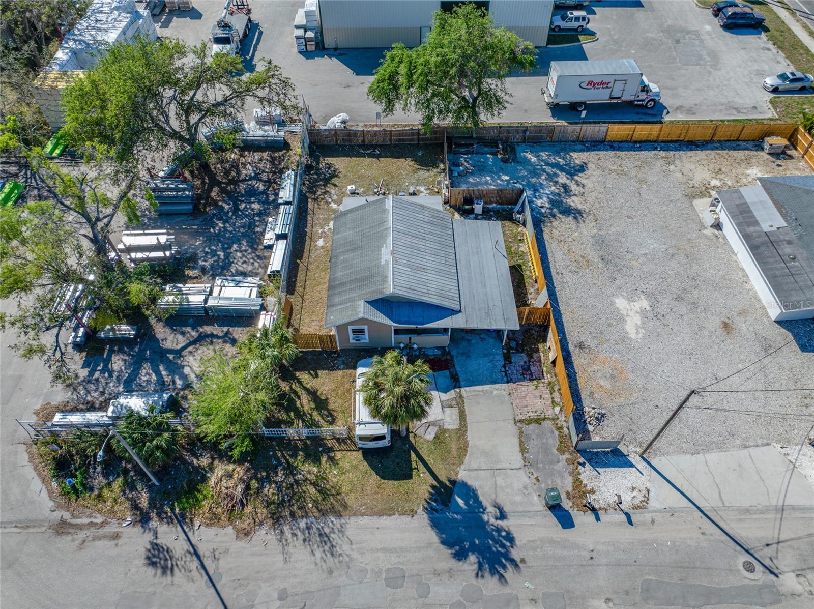2520 MANATEE AVE E