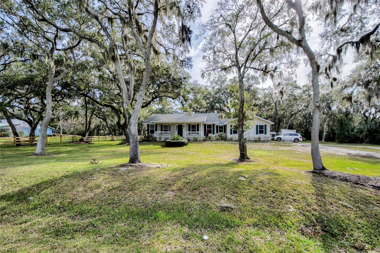 1604 53RD (AKA ARLYE RD) ST E
