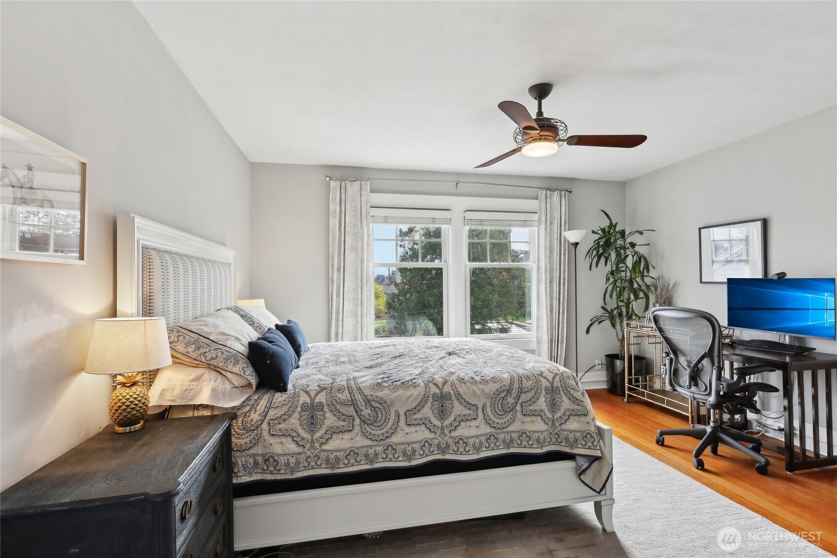 3141 Broadway E