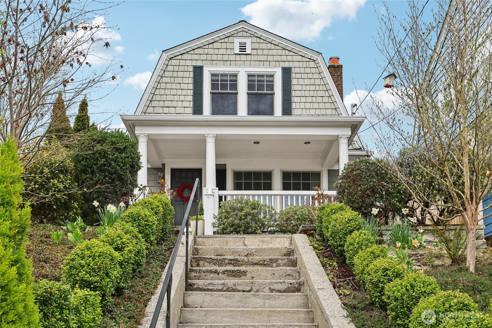 3141 Broadway E