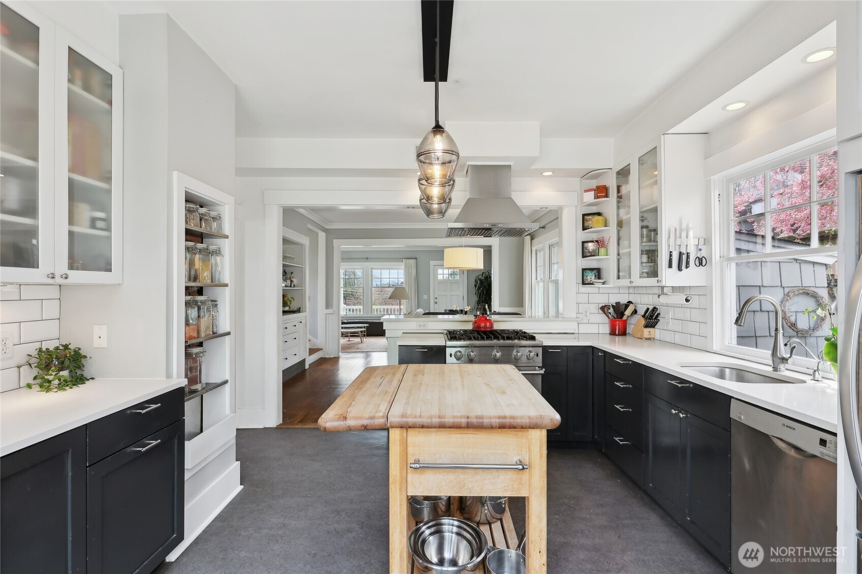3141 Broadway E