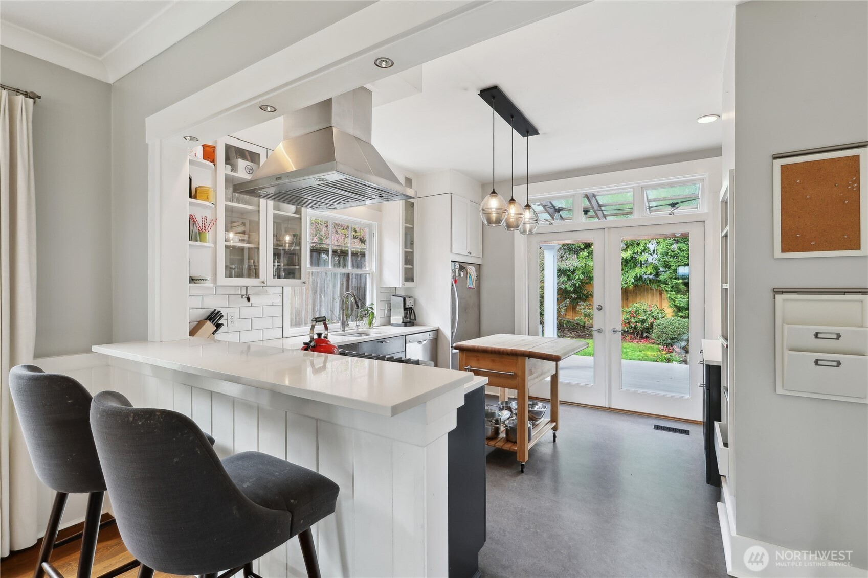 3141 Broadway E