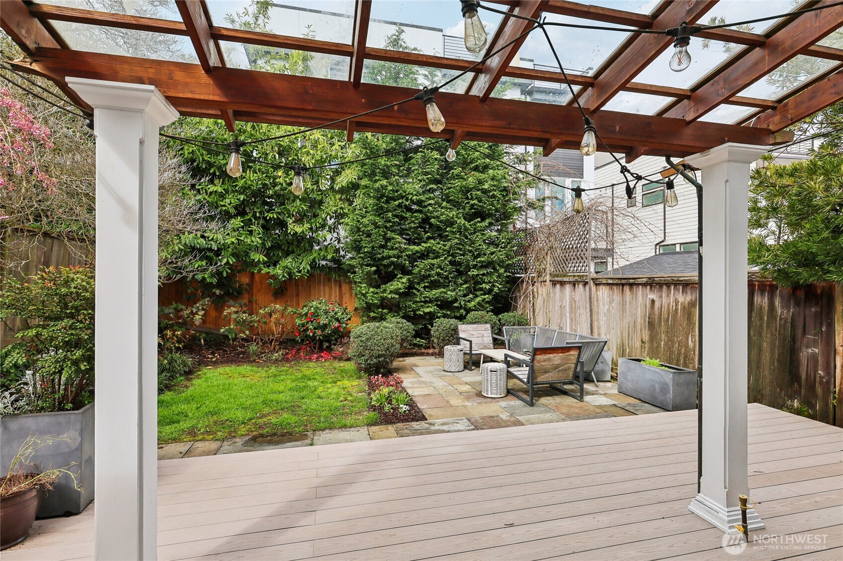 3141 Broadway E