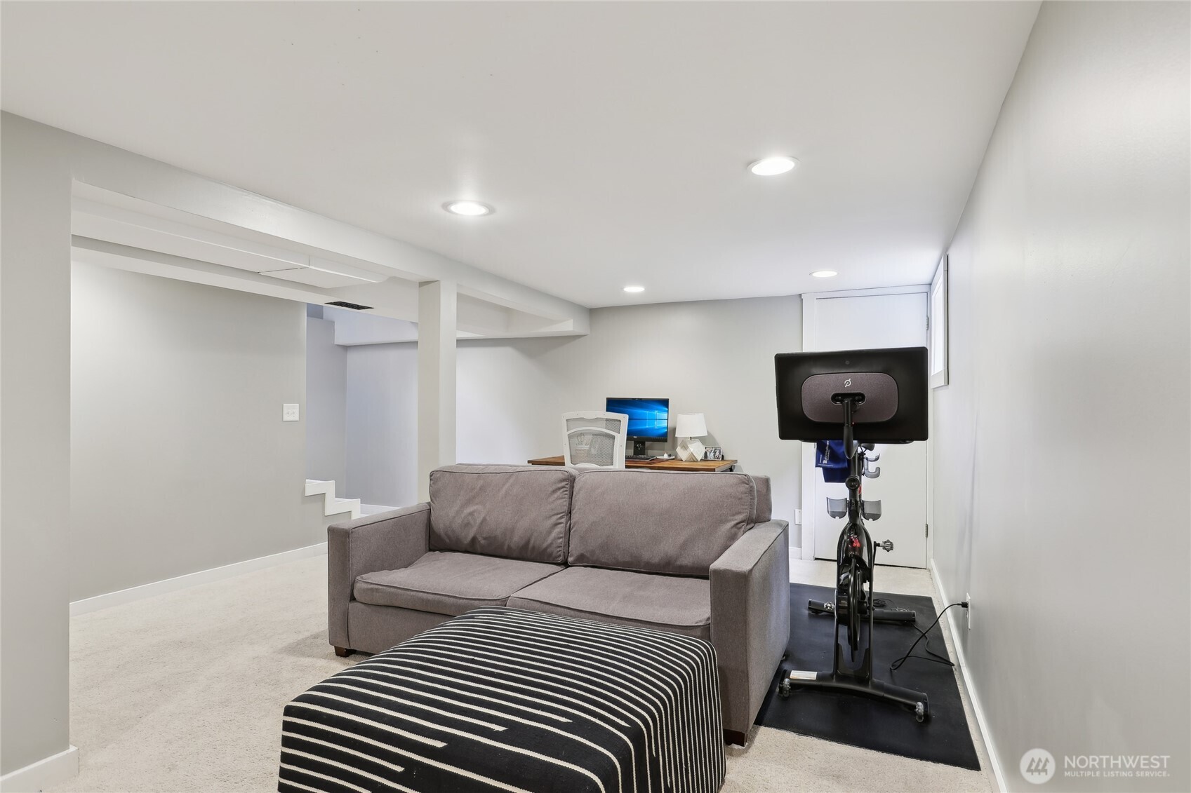 3141 Broadway E