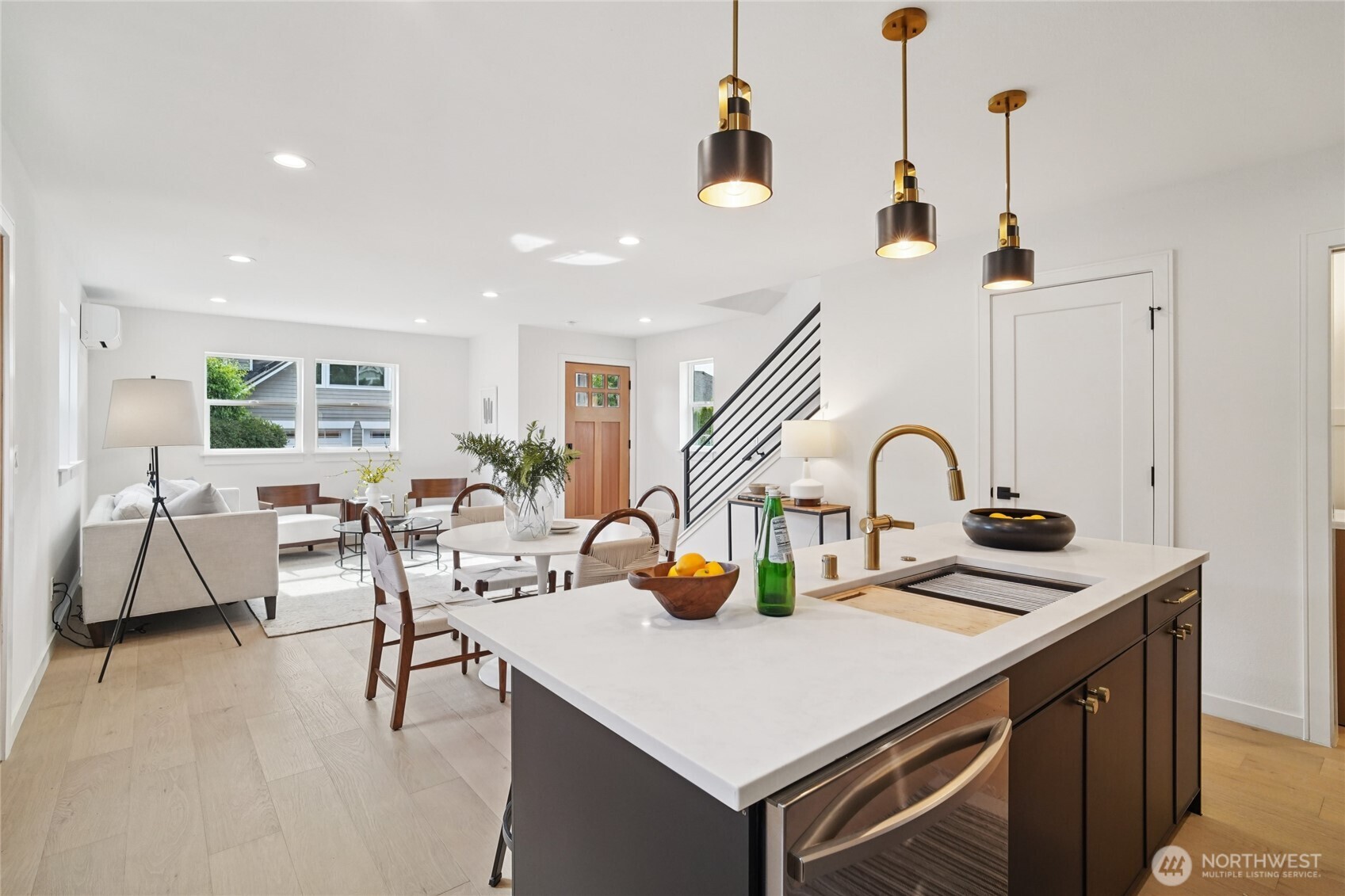 8227 Latona Avenue NE