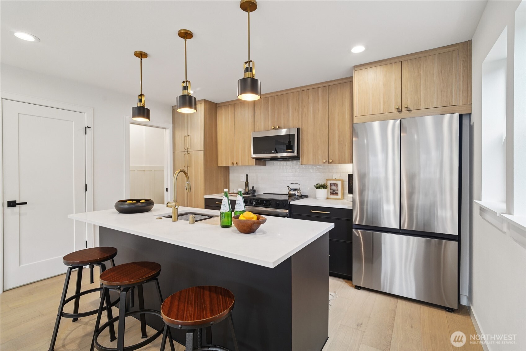 8227 Latona Avenue NE