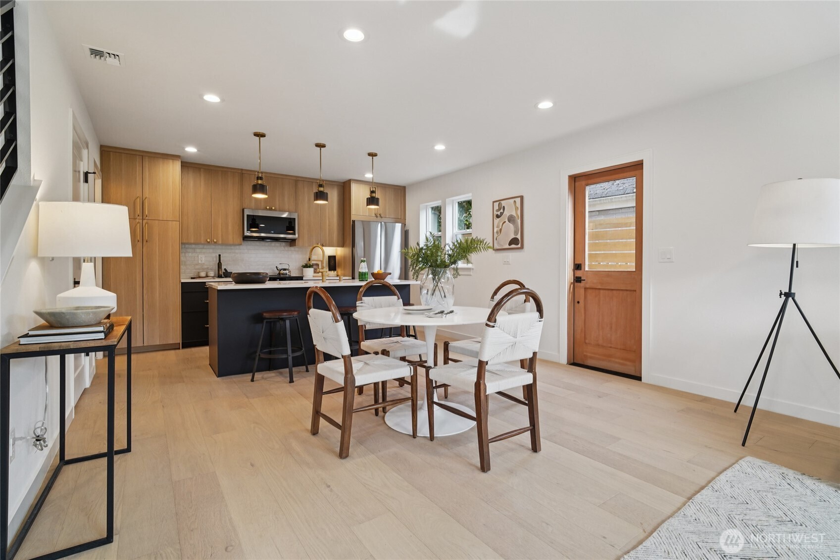 8227 Latona Avenue NE