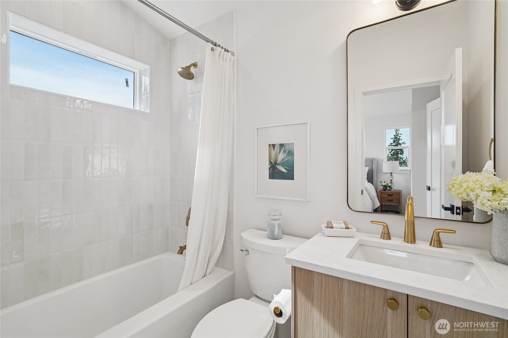 8227 Latona Avenue NE