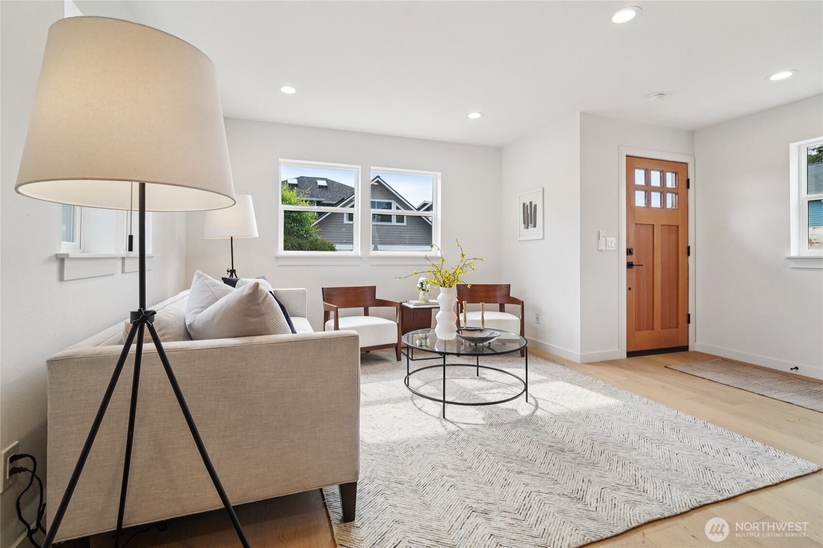 8227 Latona Avenue NE