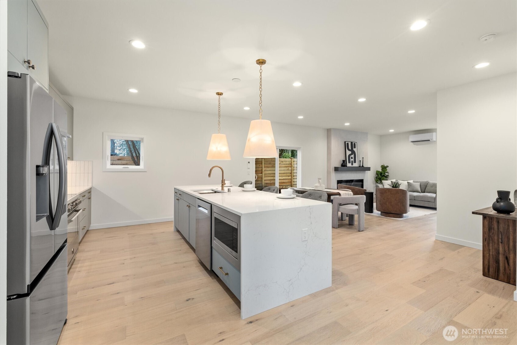 3436 33rd Avenue W Unit: 1