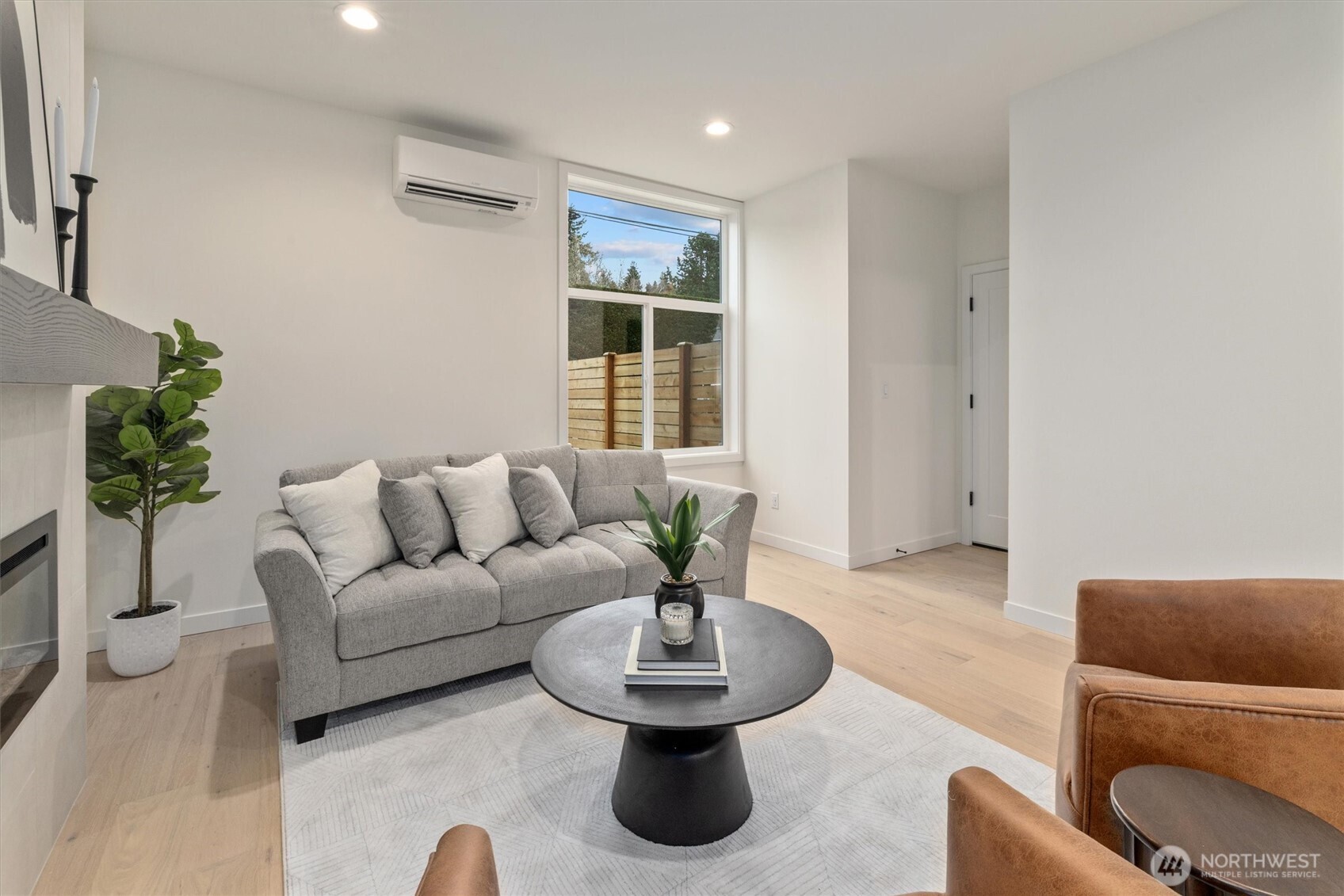 3436 33rd Avenue W Unit: 1