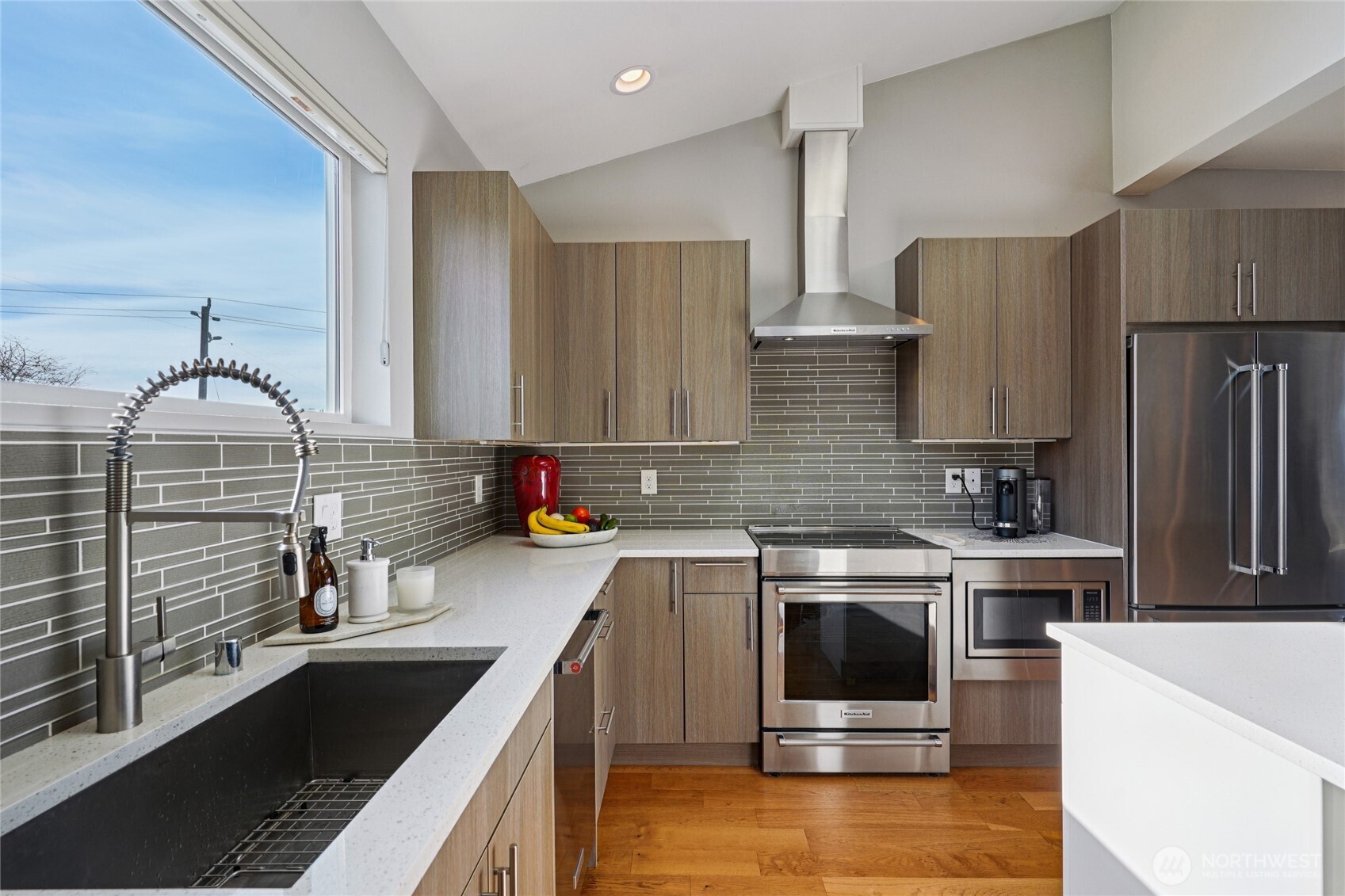 1230 W Emerson Street