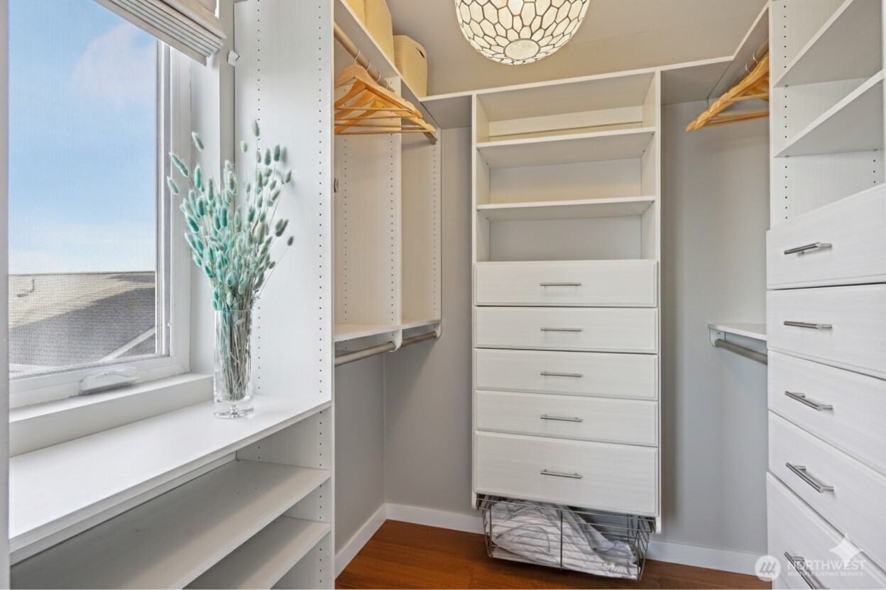 1230 W Emerson Street