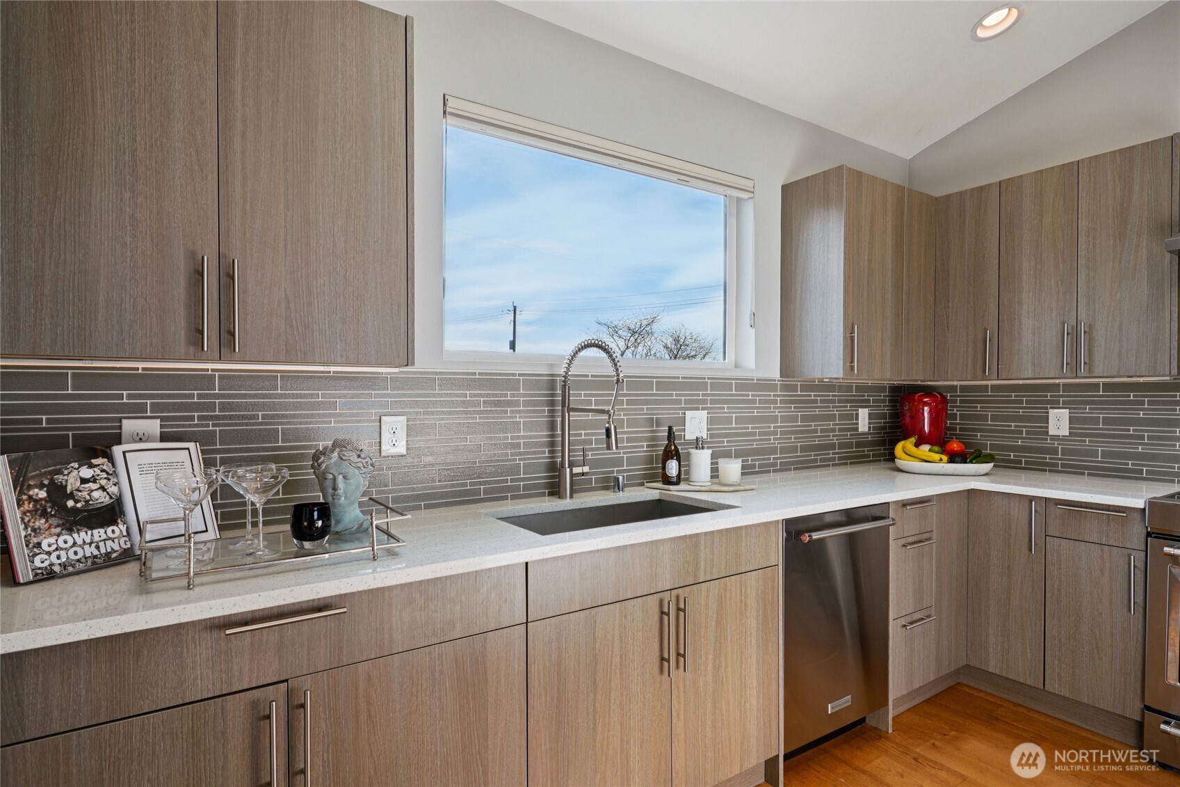 1230 W Emerson Street