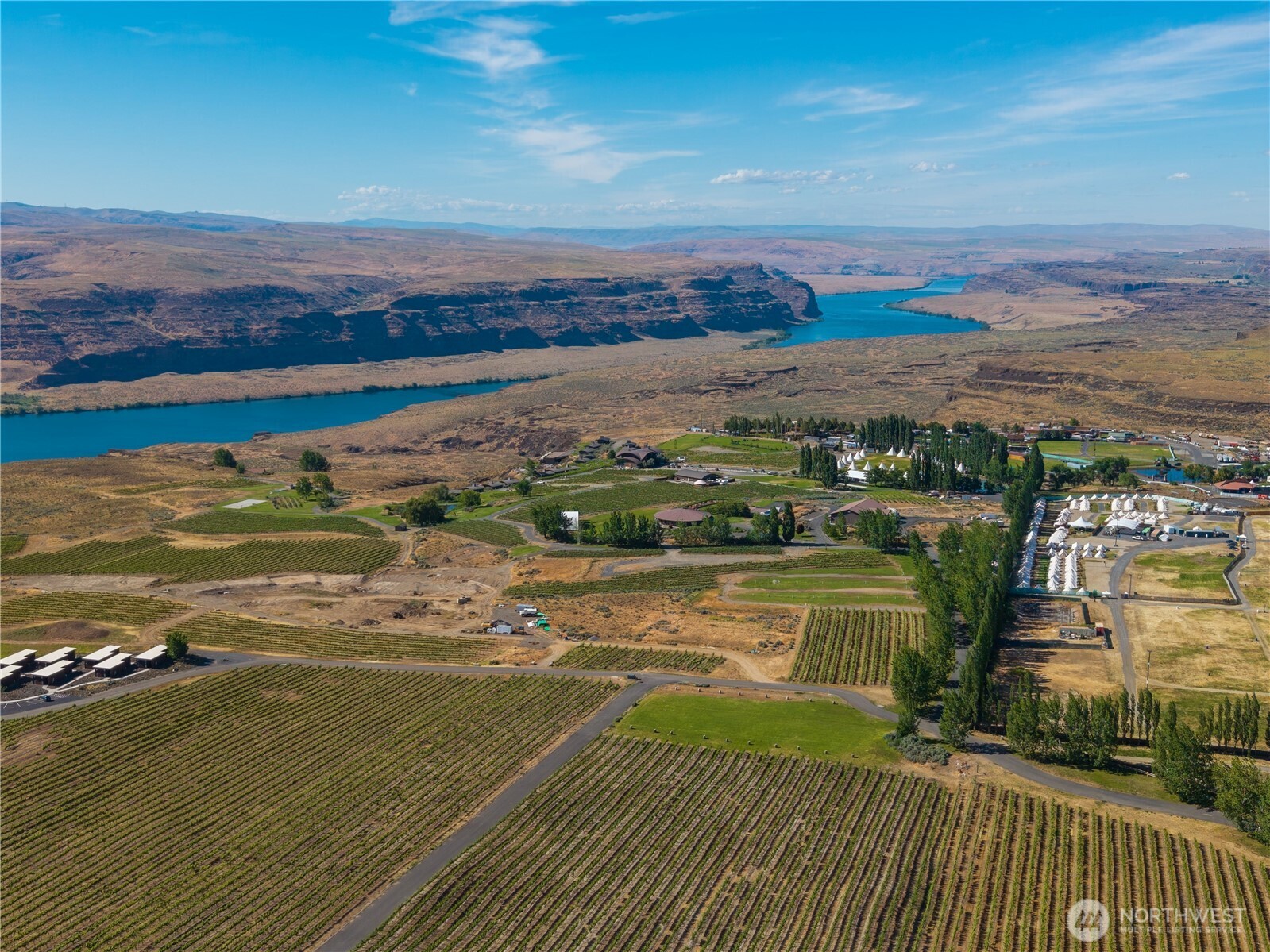 207 Vista Pointe Drive NW
