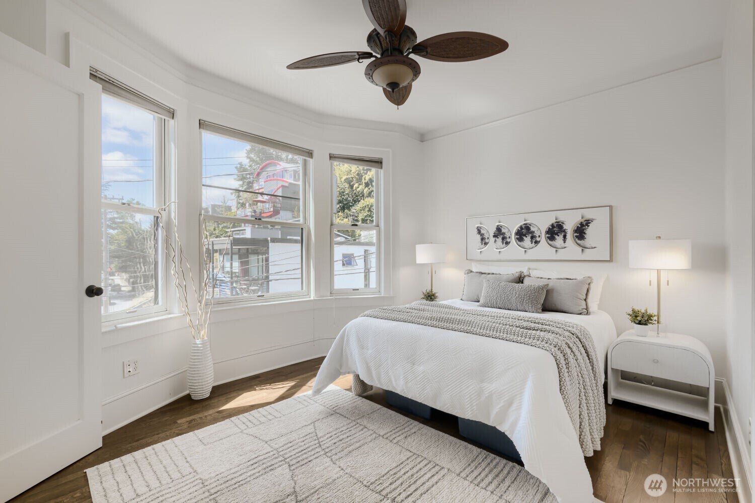 317 Lakeside Avenue S Unit: 3