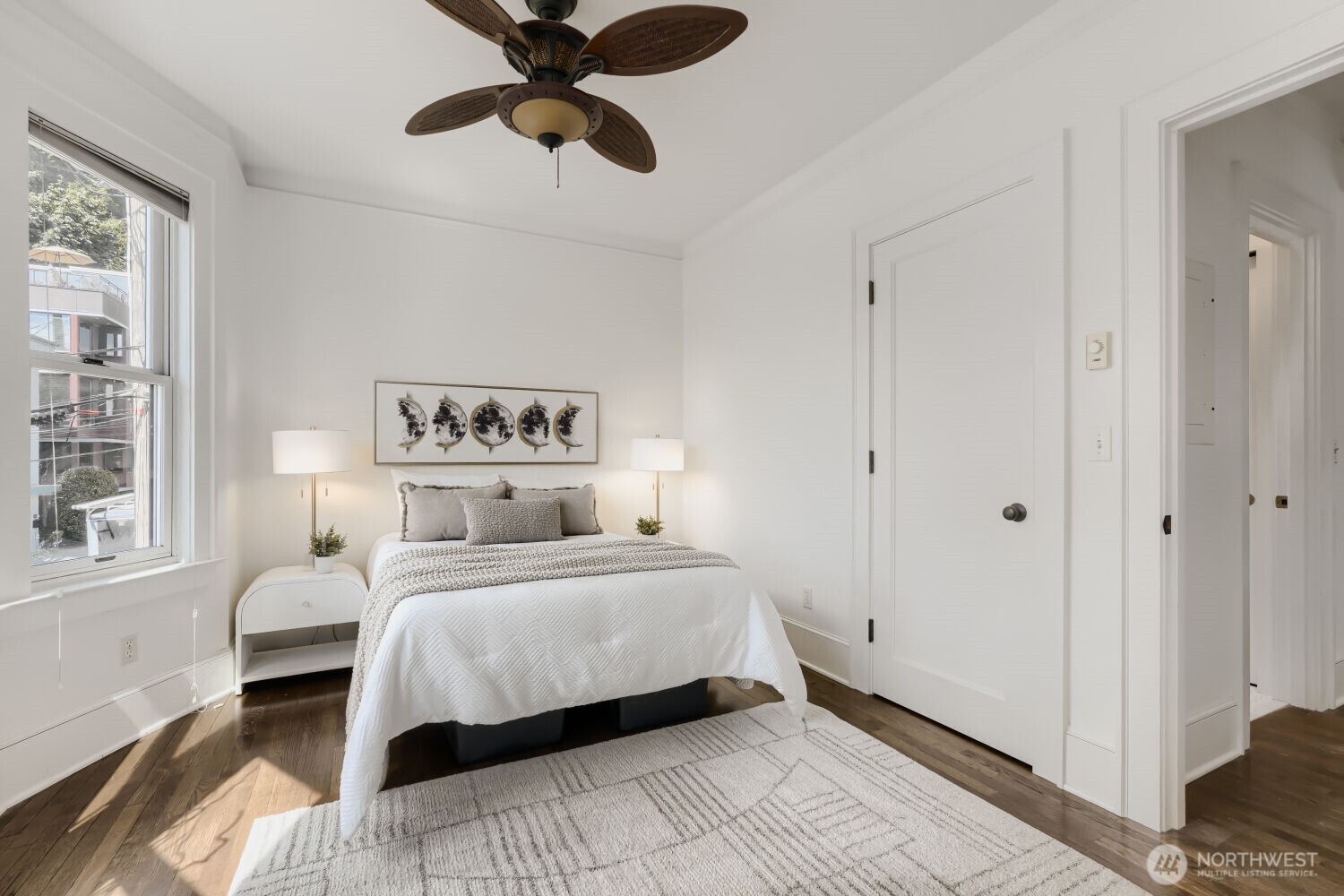 317 Lakeside Avenue S Unit: 3