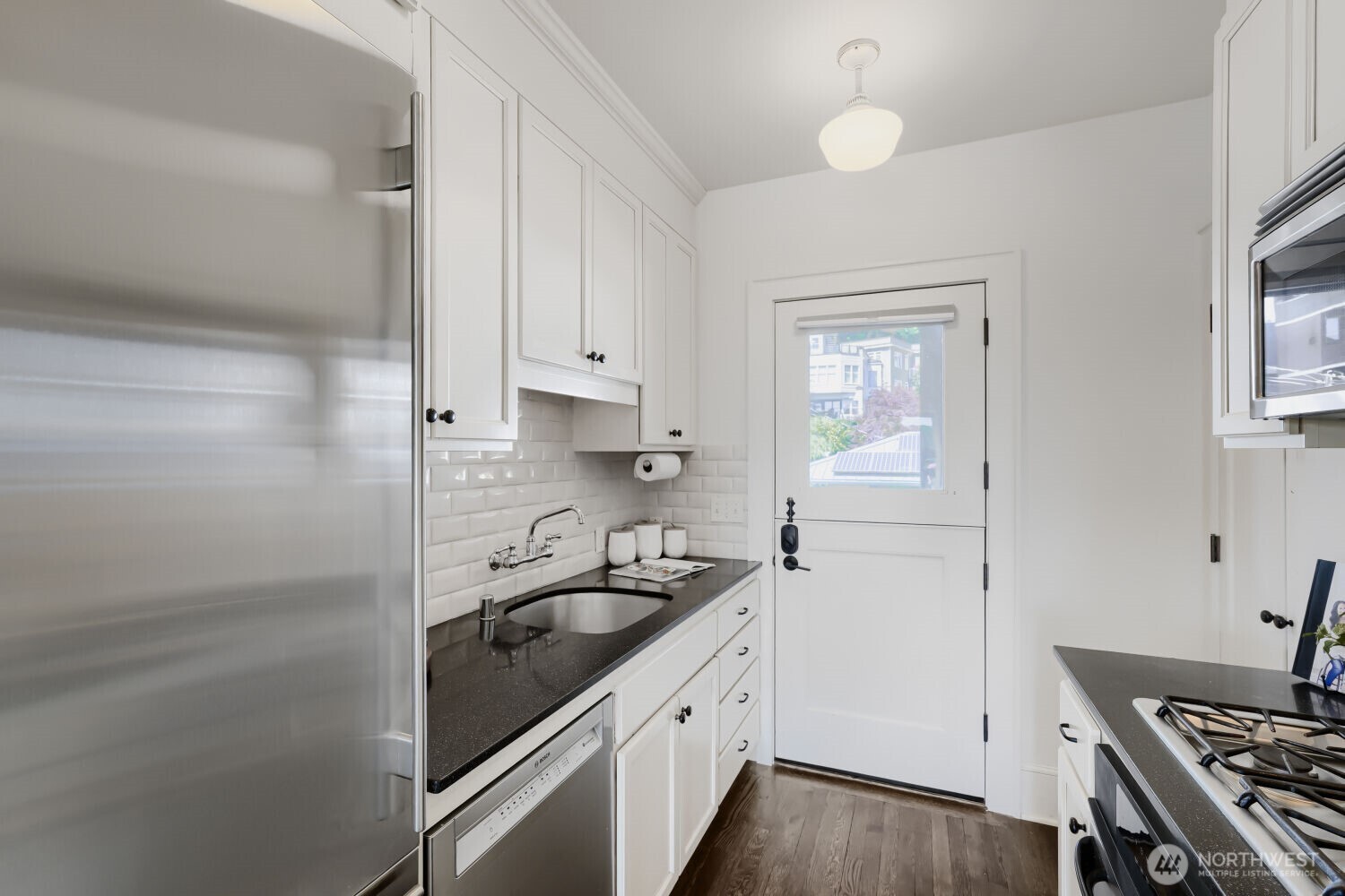 317 Lakeside Avenue S Unit: 3