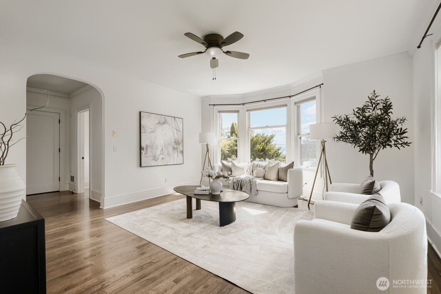 317 Lakeside Avenue S Unit: 3