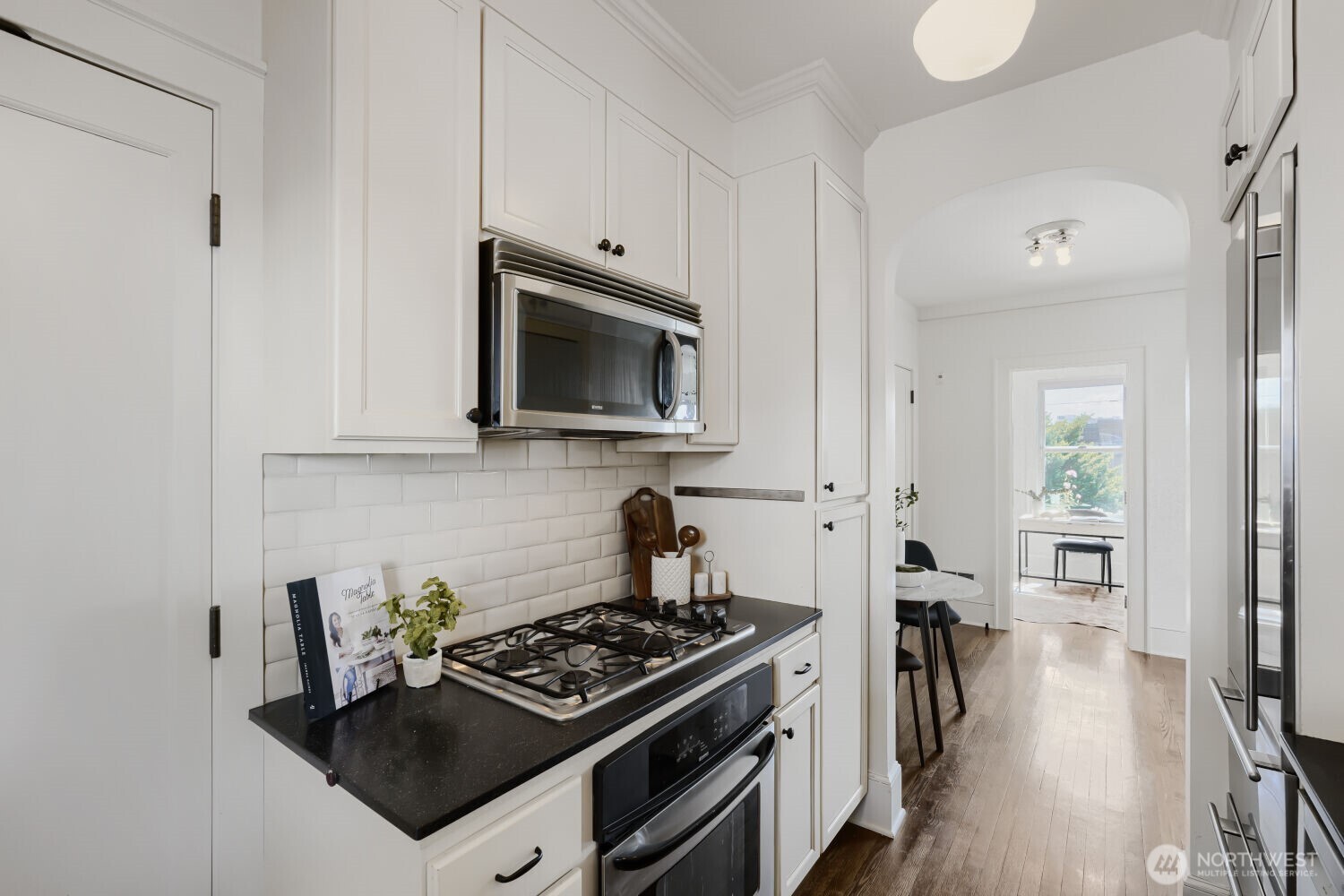 317 Lakeside Avenue S Unit: 3