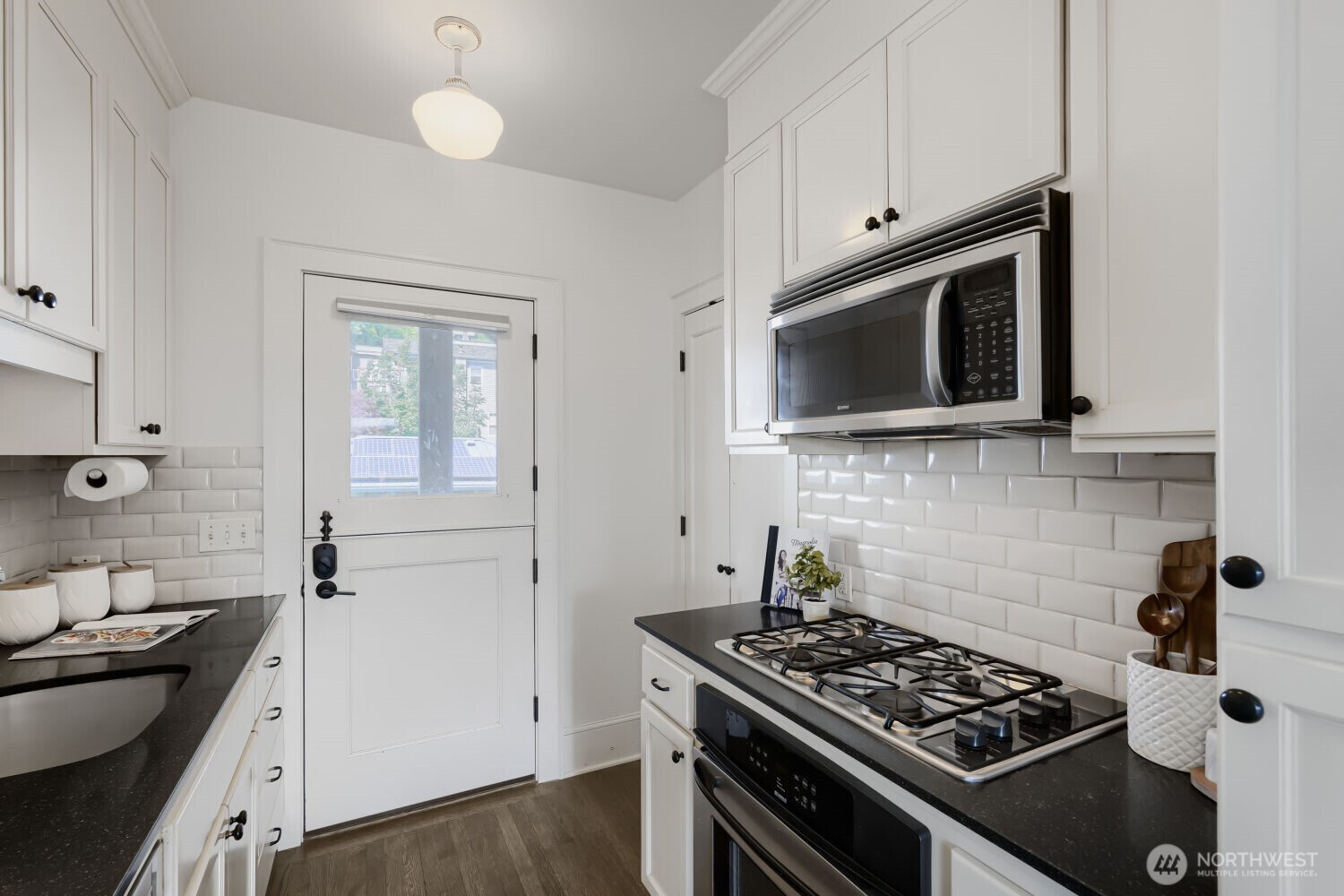 317 Lakeside Avenue S Unit: 3