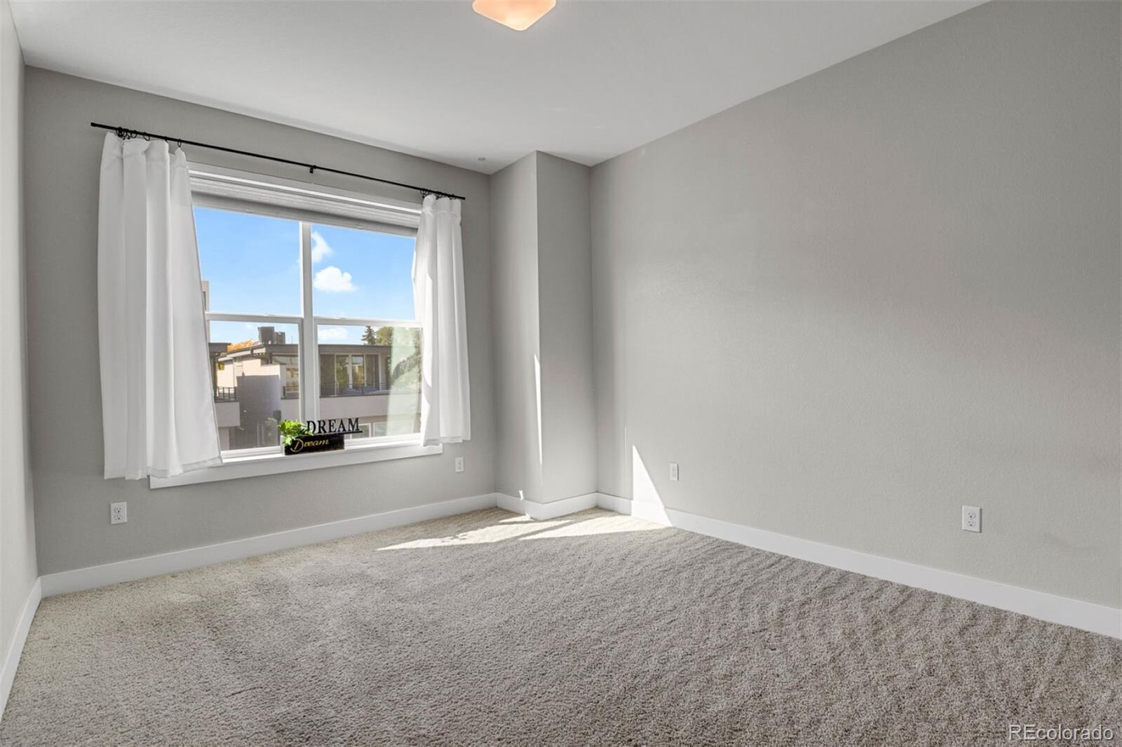 3520 W 17th Avenue