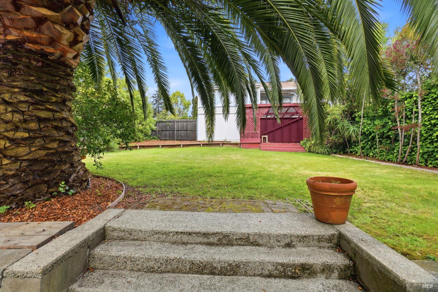 283 E. Blithedale Avenue
