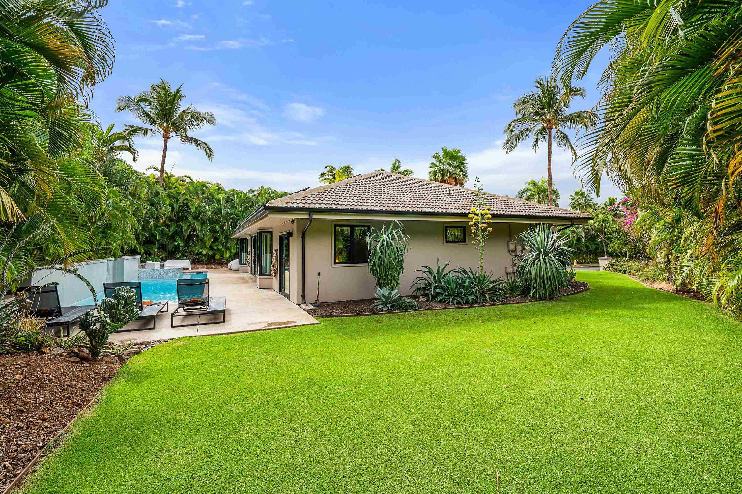 384 Pualoa Nani Pl