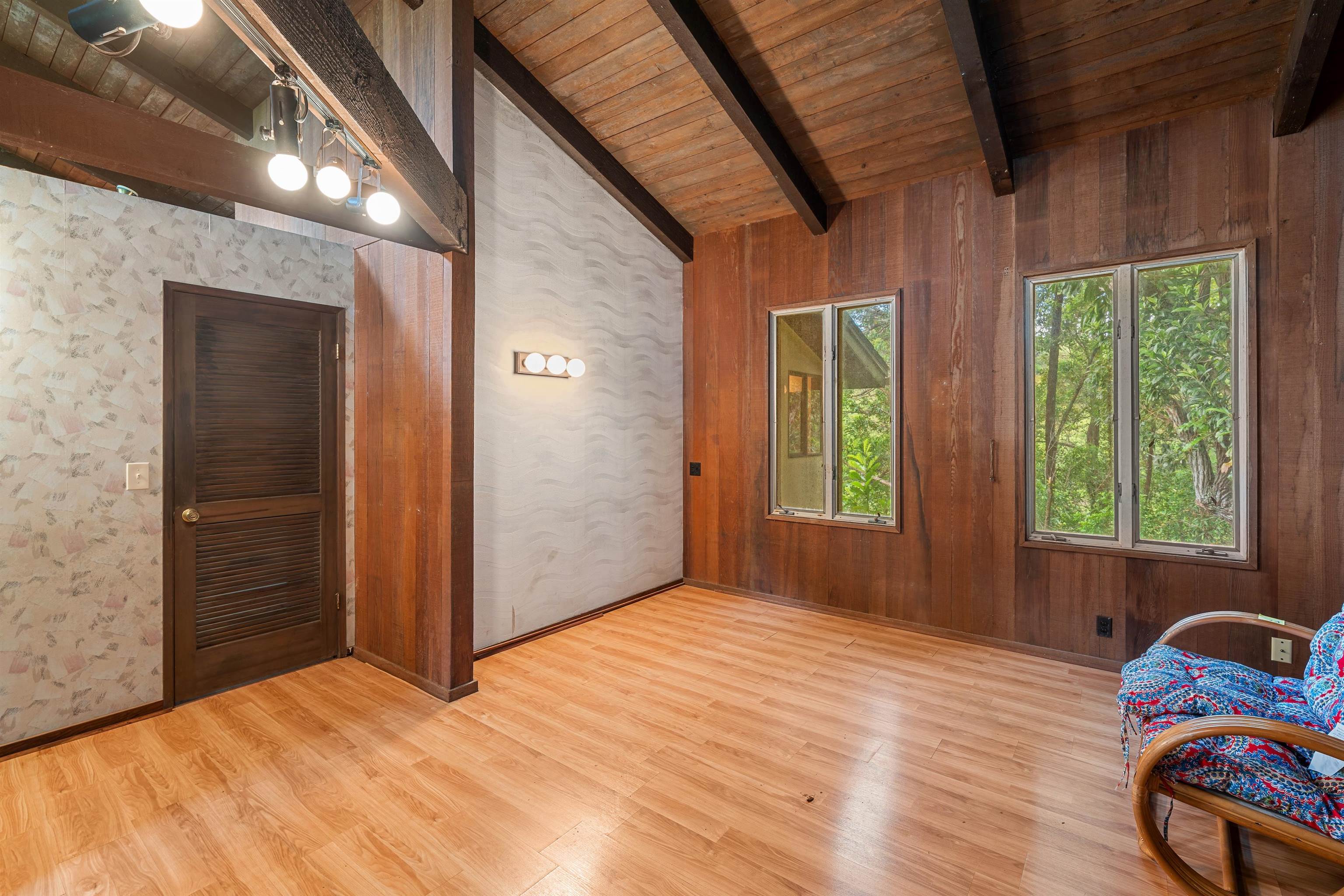 311 Awalau Rd