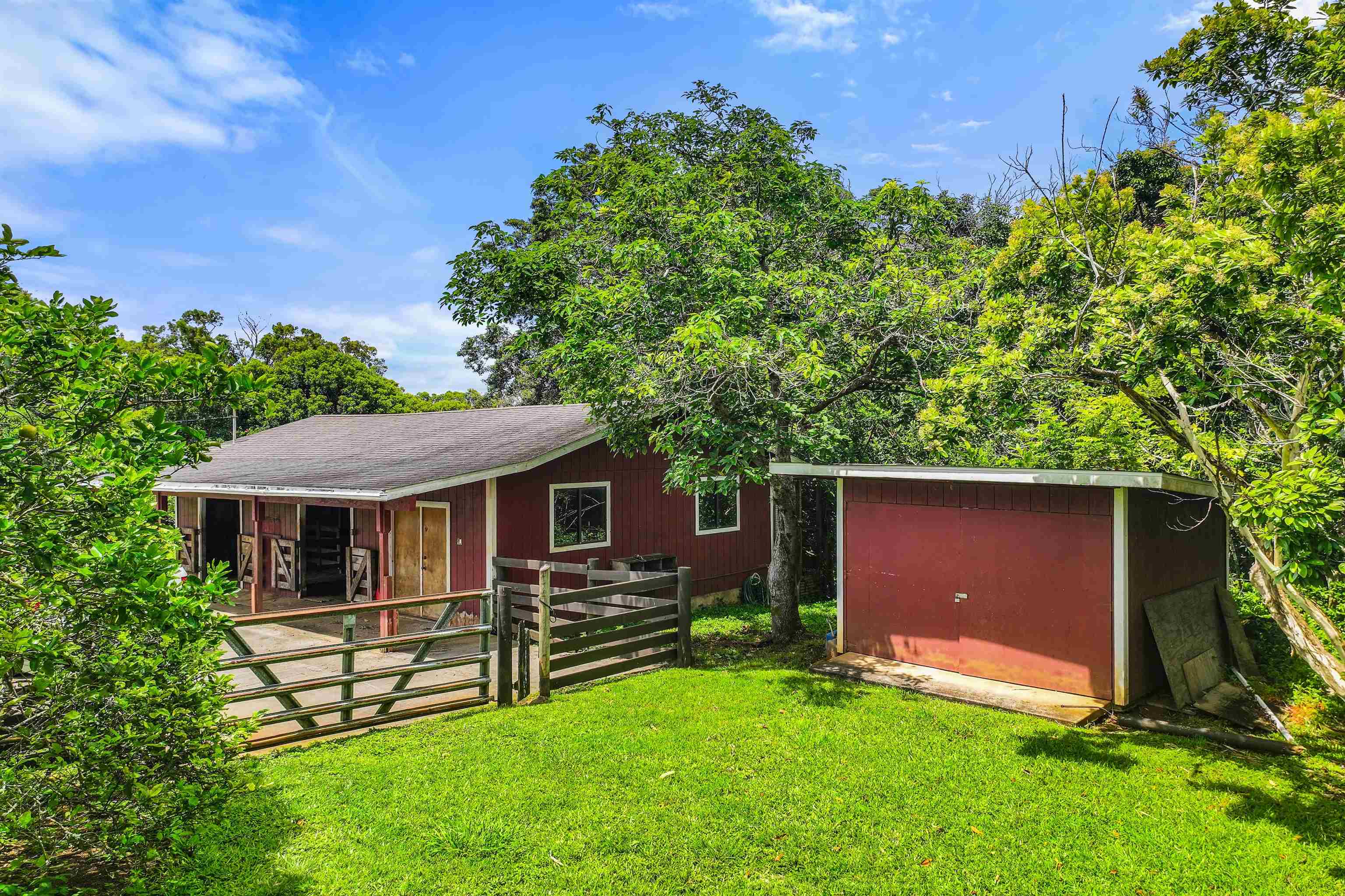 311 Awalau Rd